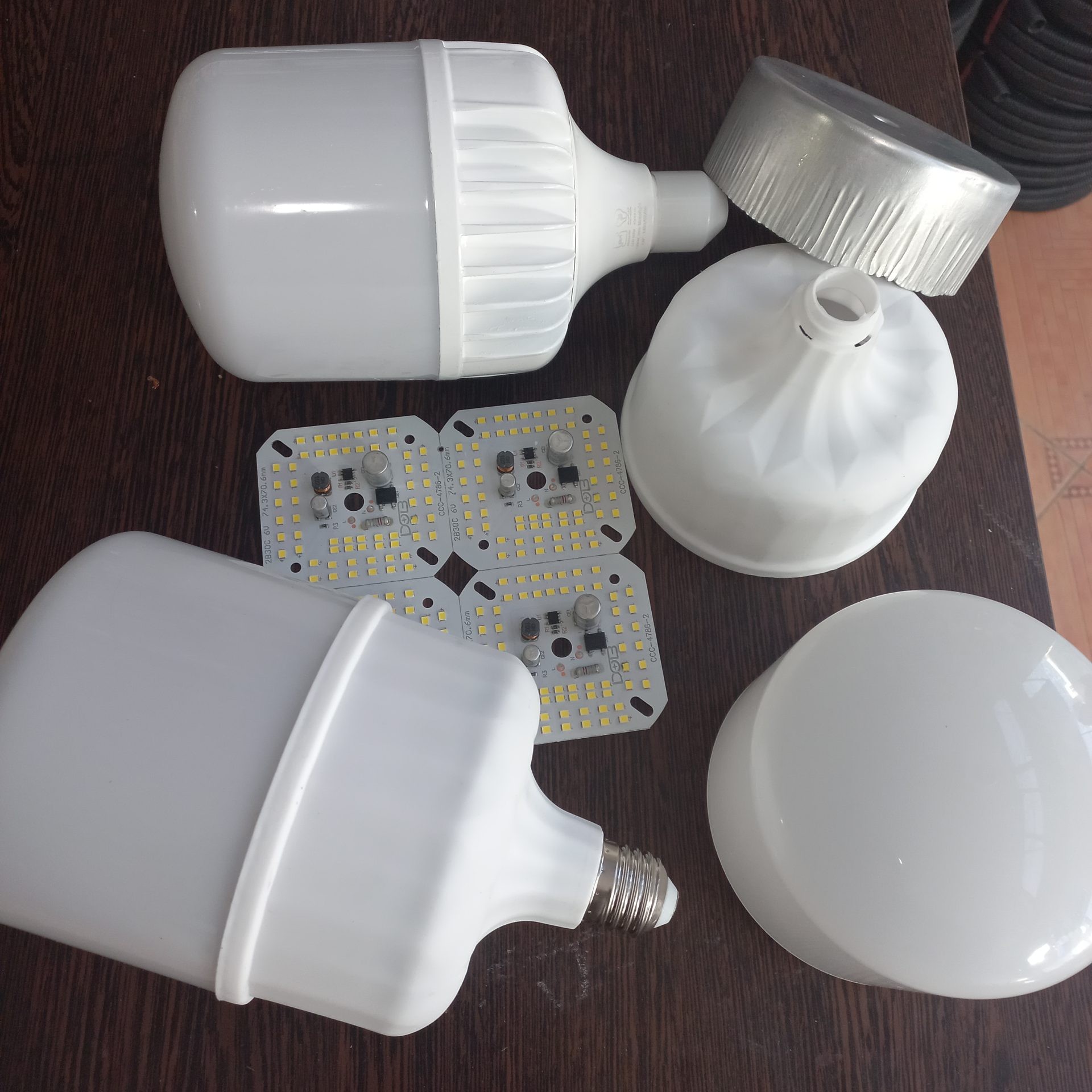 بدنه لامپ 50 وات به همراه هیت سینک