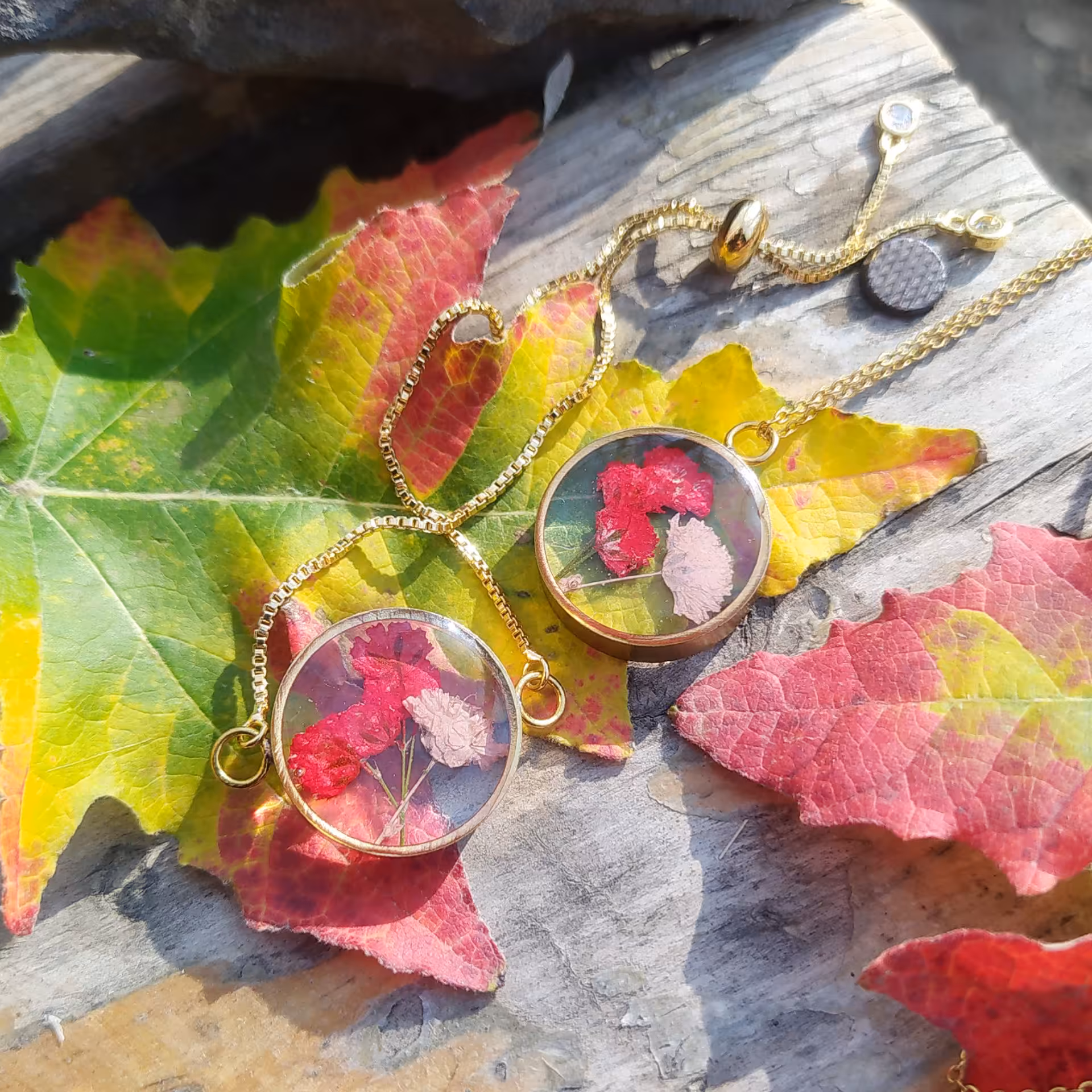 ست گردنبند و دستبند رزین کد 1