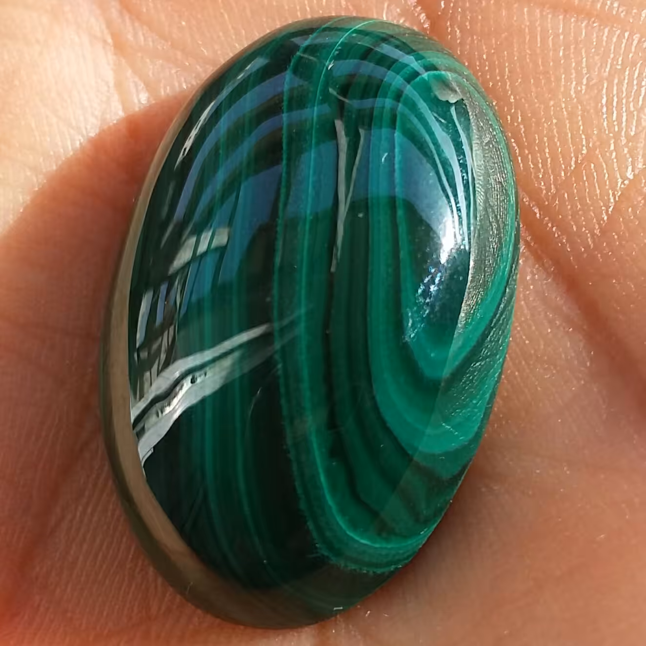 نگین وارداتی مالاکیت کنگو بی نظیییر
پولیش آیینه ای جواهری
بسیار خاص و شکیل
کاملا طبیعی
بدون بهسازی
شاااهکار خلقت