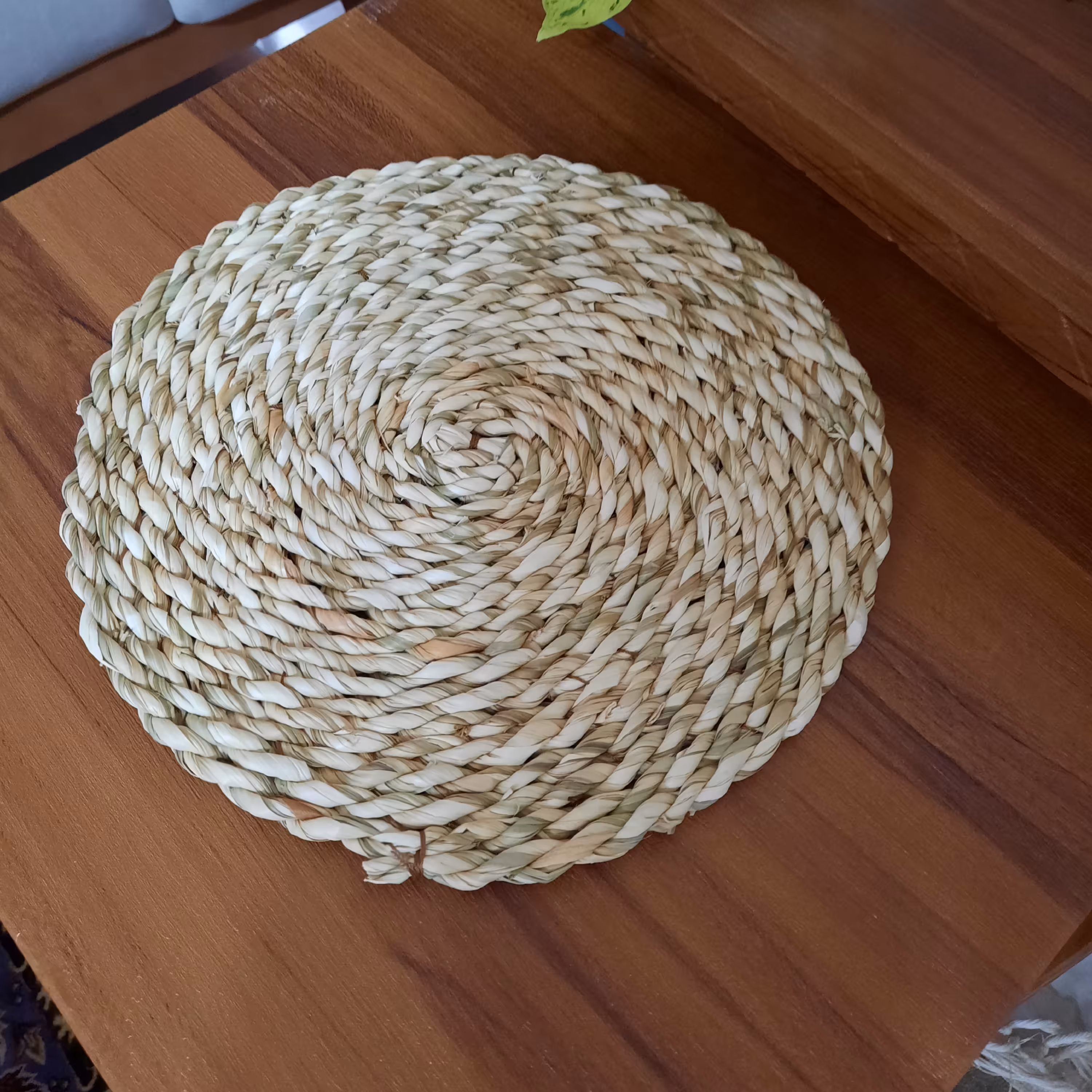 زیر لیوانی ابعاد 10 در10  هزینه ی ارسال به عهده ی مشتری پسکرایه