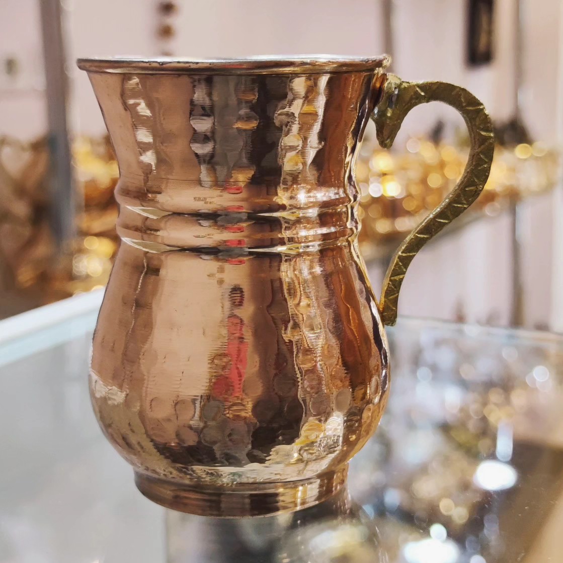 لیوان مسی شکمی