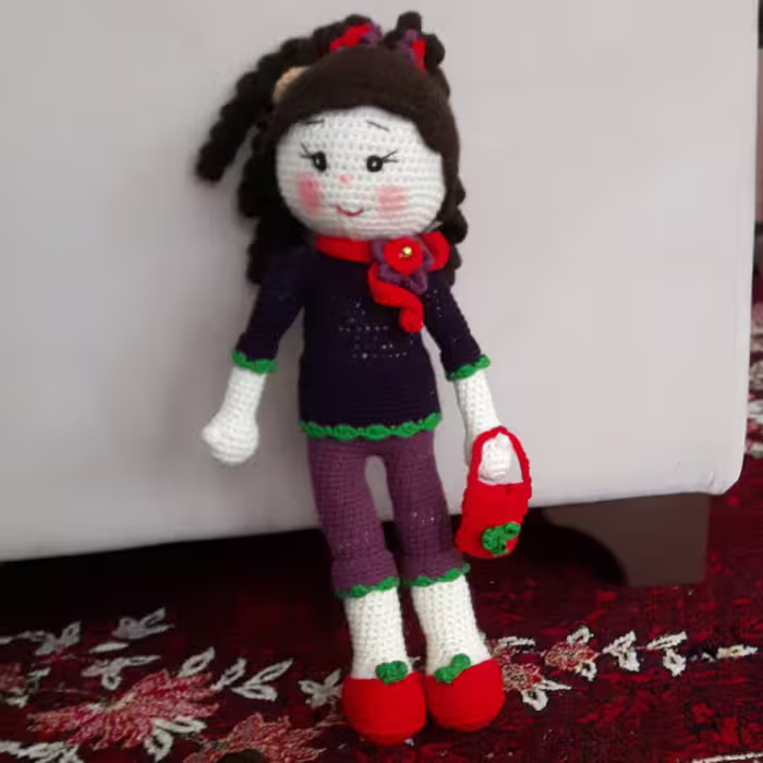 عروسک دست بافت قلاب بافی لادمیلا