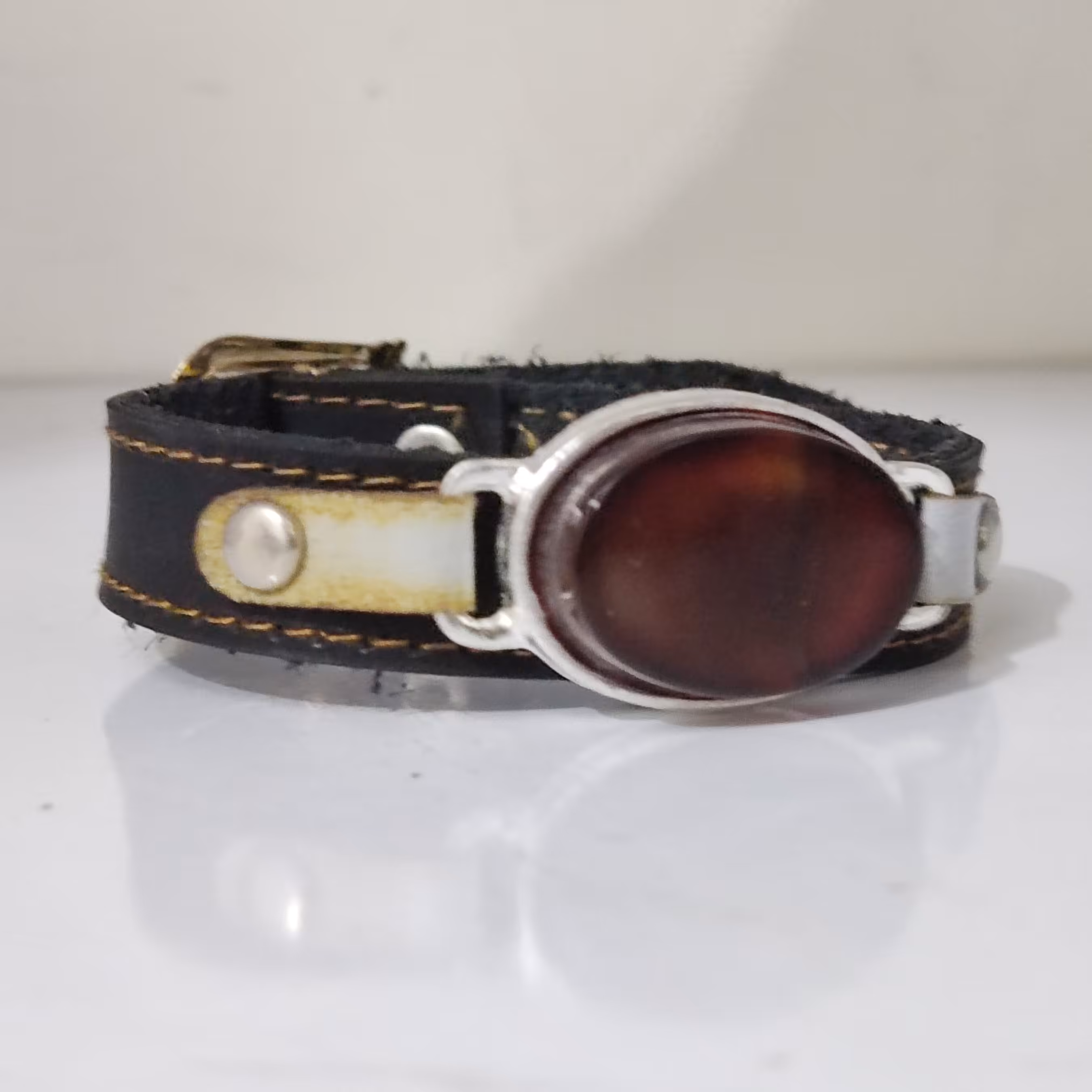 دستبند چرم حکاکی نگین عقیق