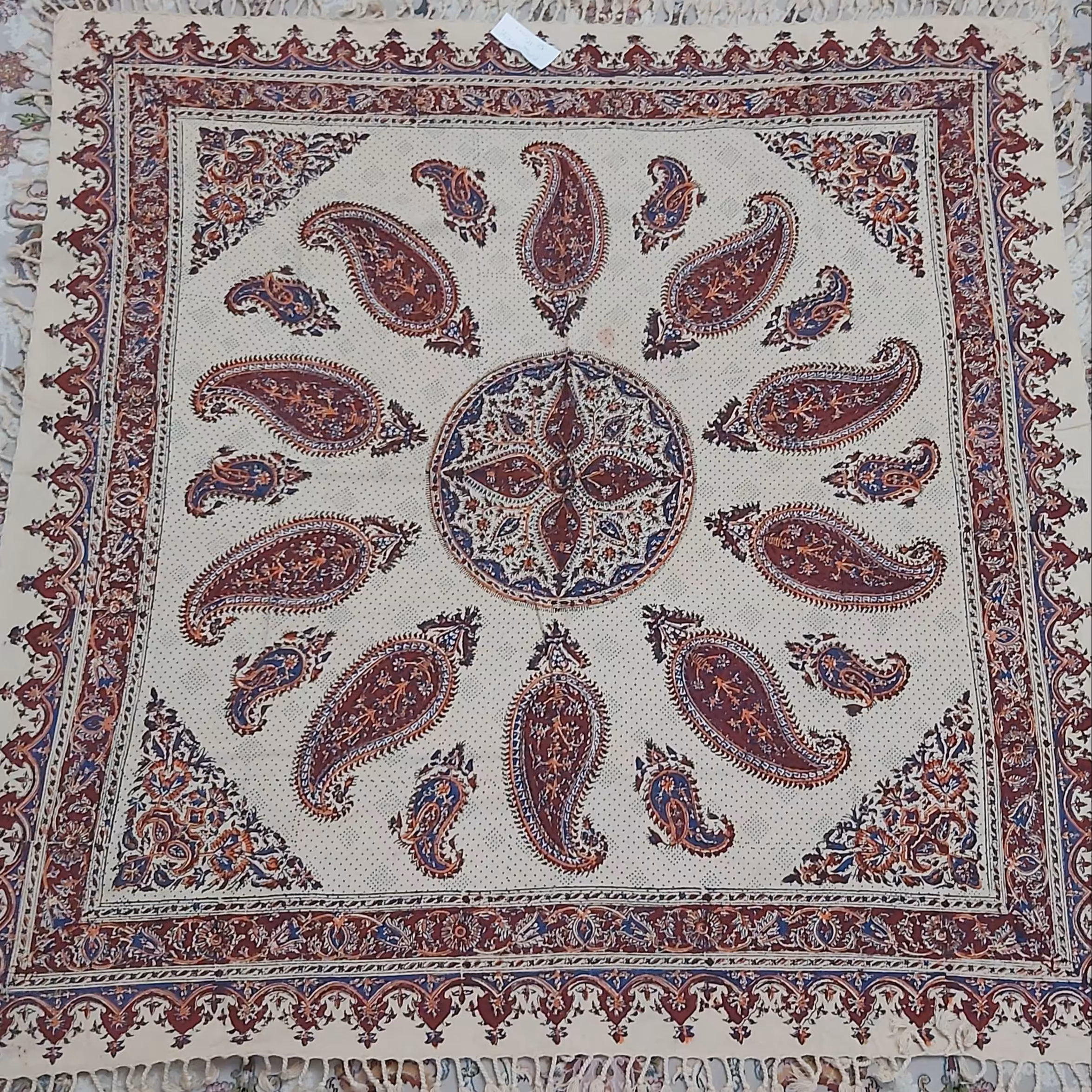 سفره قلمکار طرح بته جغه سایز120 مربع