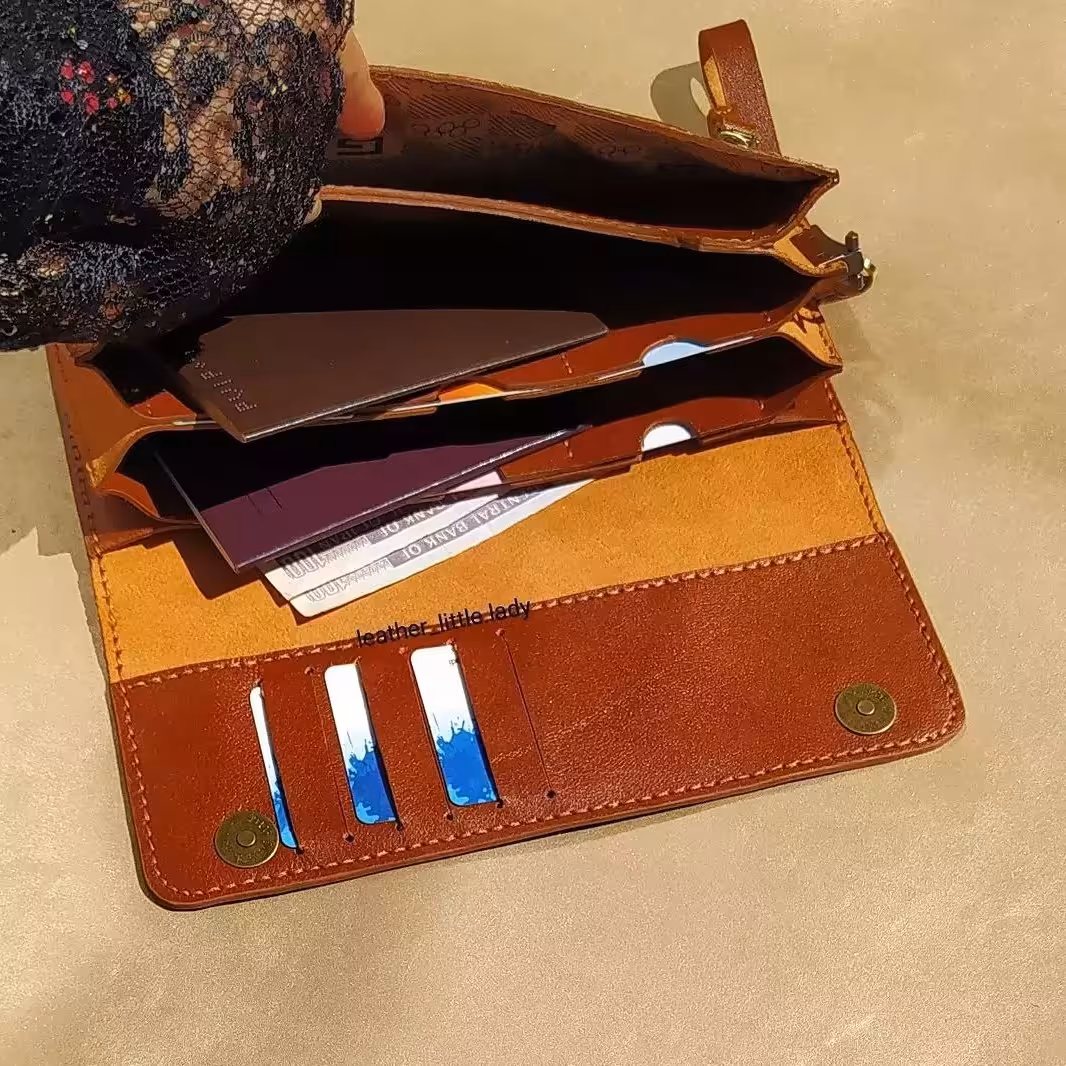 کیف مدارک، کیف پاسپورتی