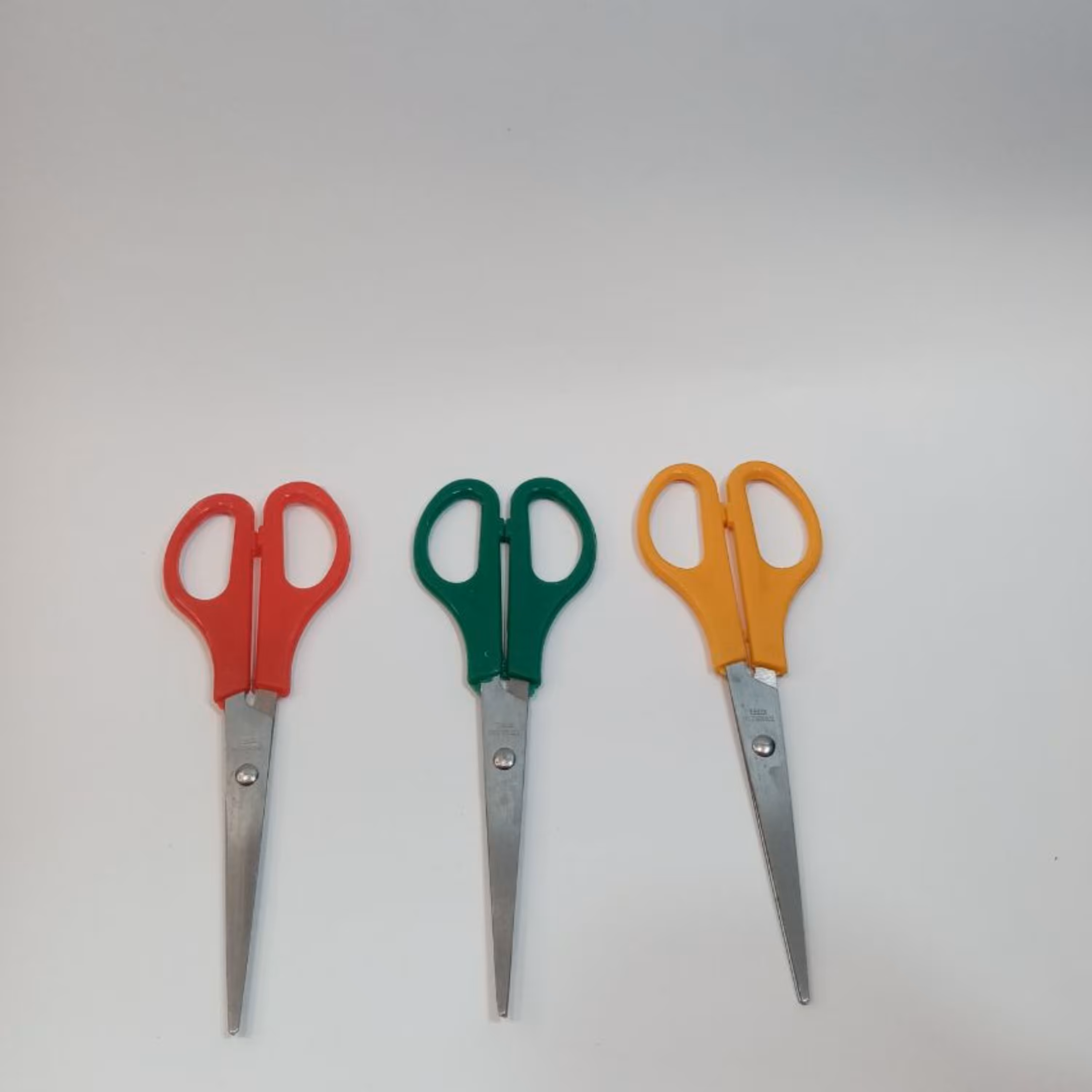 قیچی 16 سانت مناسب کاردستی کاغذ و ... 