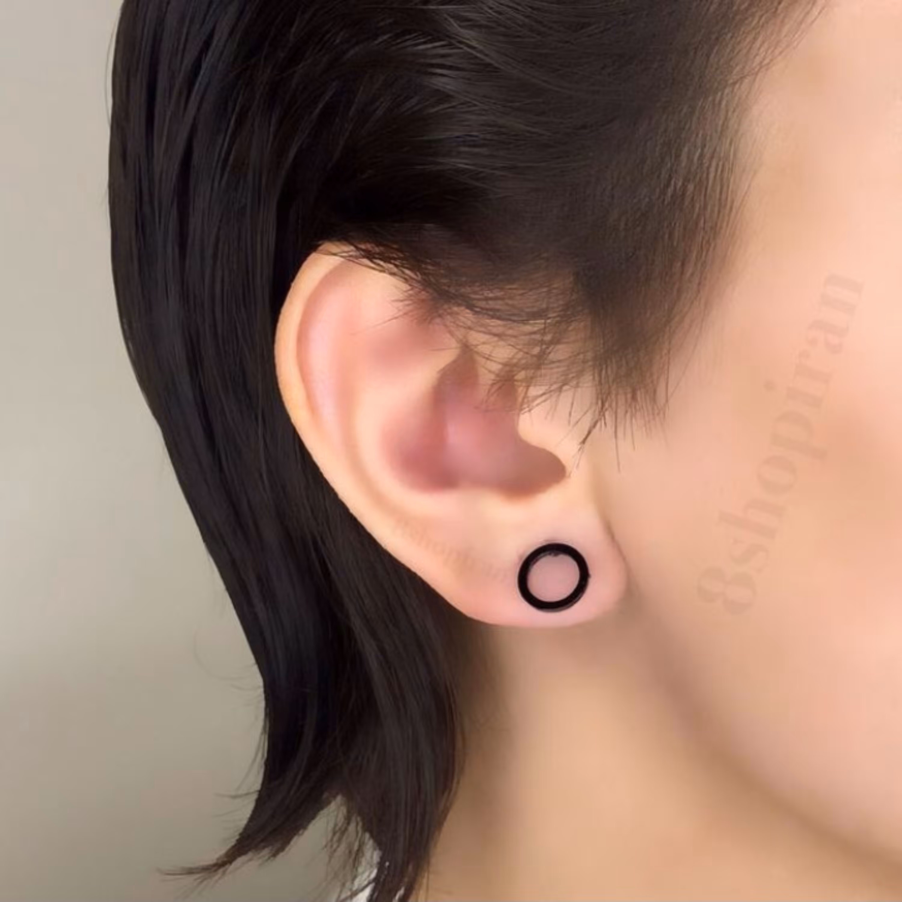 گوشواره دایره رنگ مشکی میخی استیل (یک عددی)