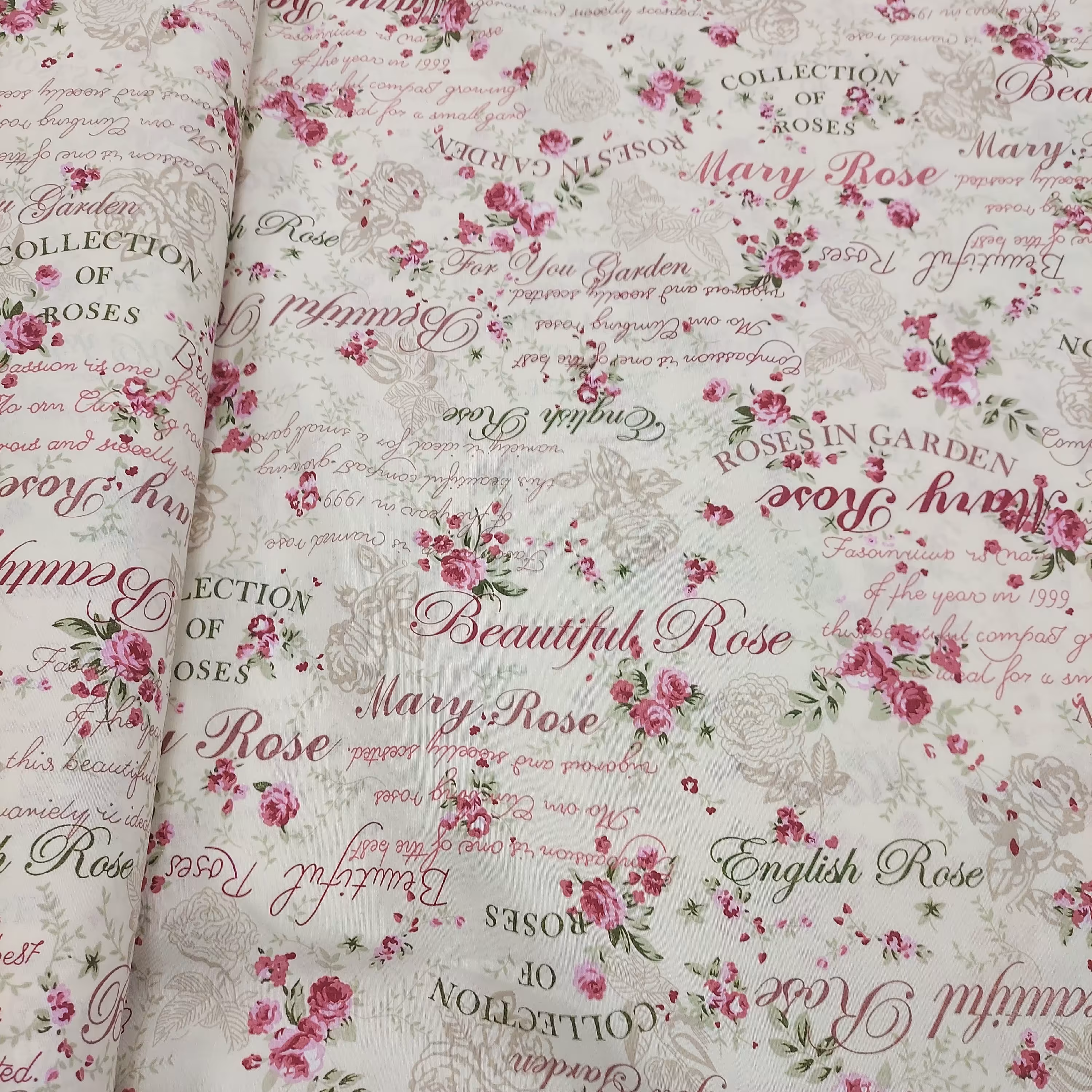 پارچه گلدار زیبا طرح رویال