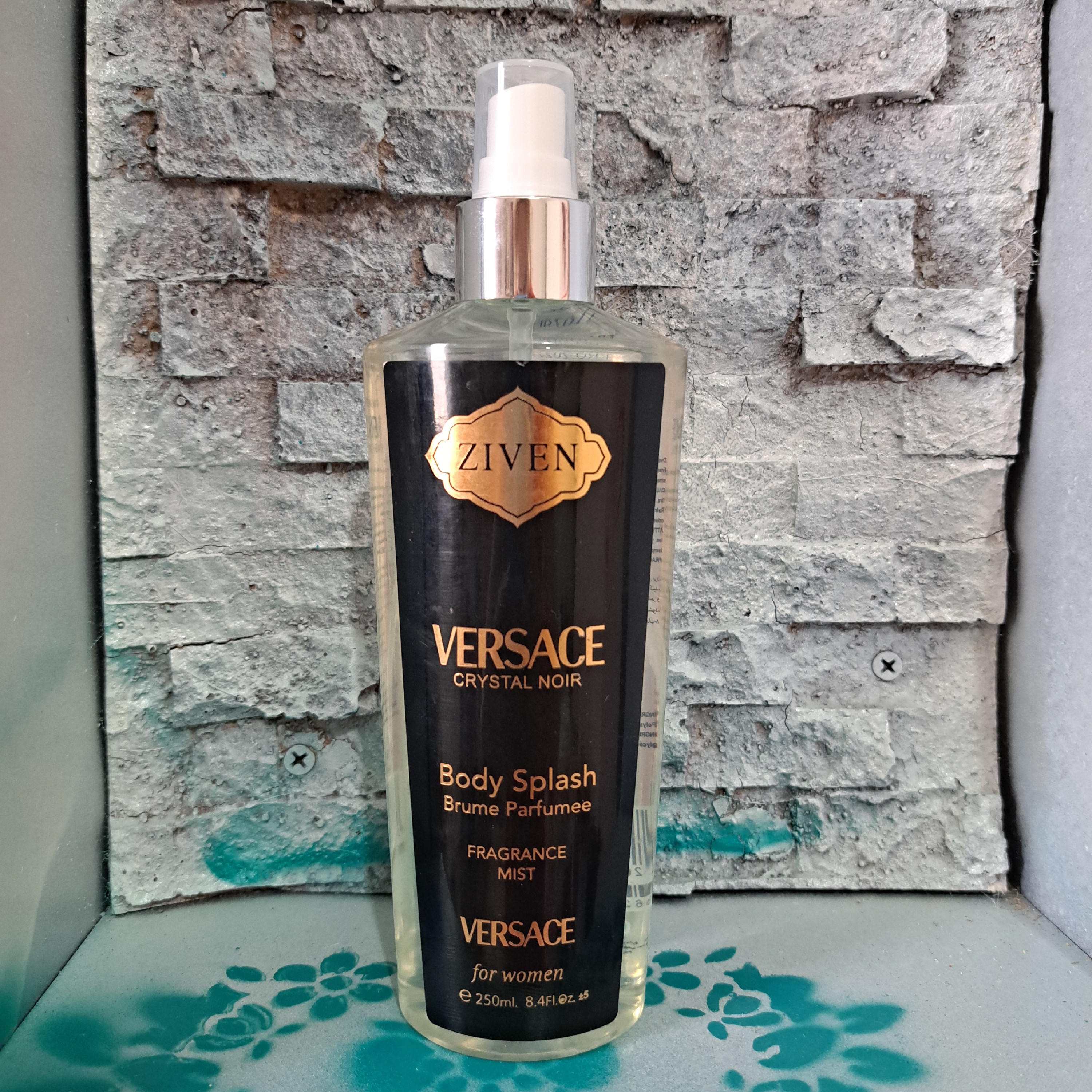 بادی اسپلش زیون ورساچه کرستال نویر ziven vesace crystal noir body splash ماندگاری چند روزه بسیار خوشبو فاقد بوی الکل