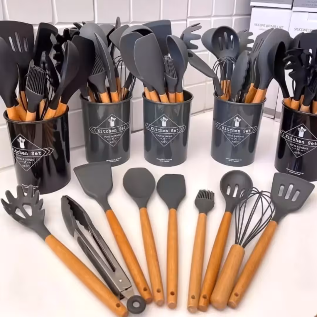 سرویس 12 پارچه کفگیر و ملاقه سیلیکونی همراه استند