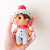 عروسک سرکلیدی دست دوز پسربچه