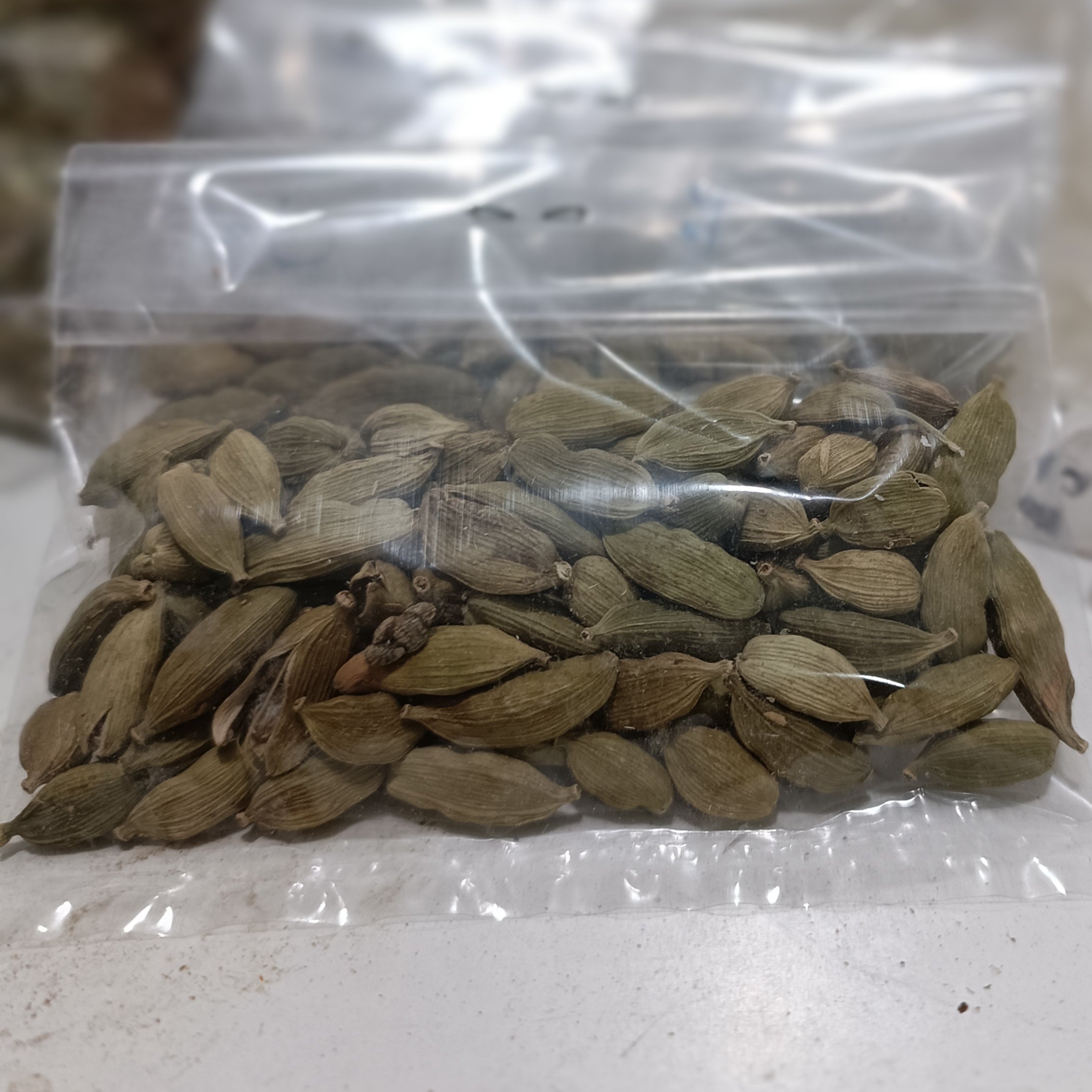 هل سبز  معطر اعلی،  بسته 14 گرمی