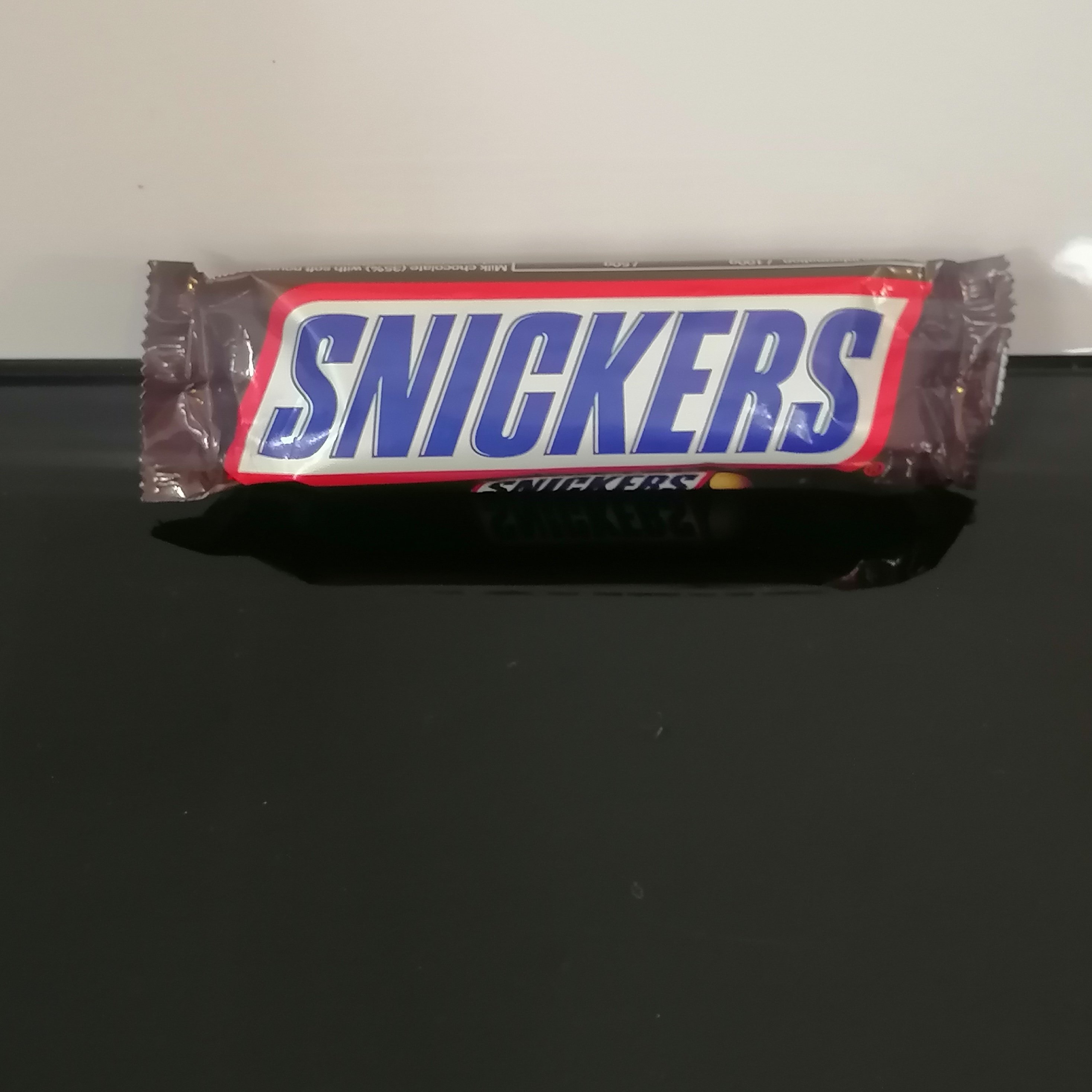 شکلات اسنیکرز snickersبا مغز بادام 50 گرم 