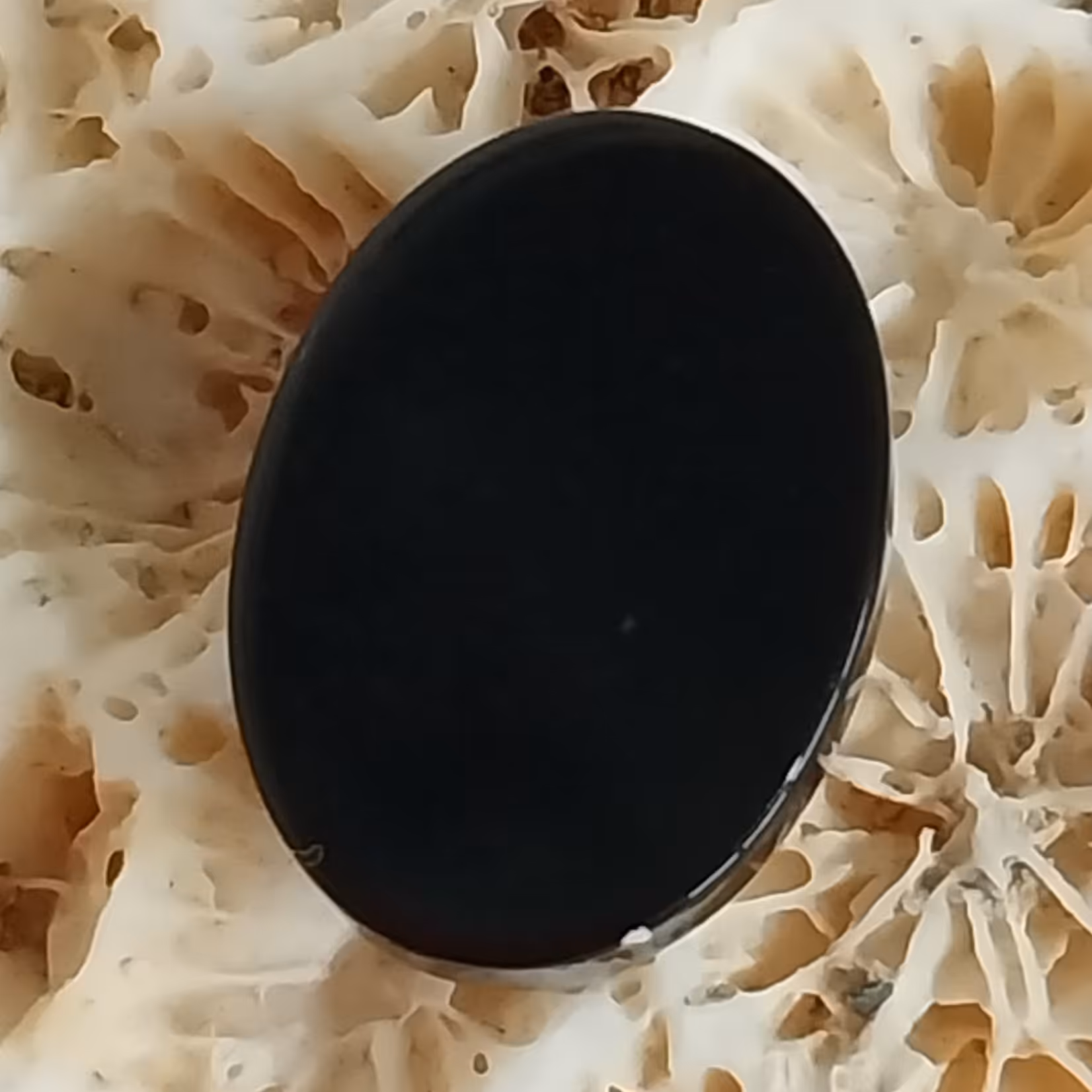 نگین انیکس سیاه بیضی تراش