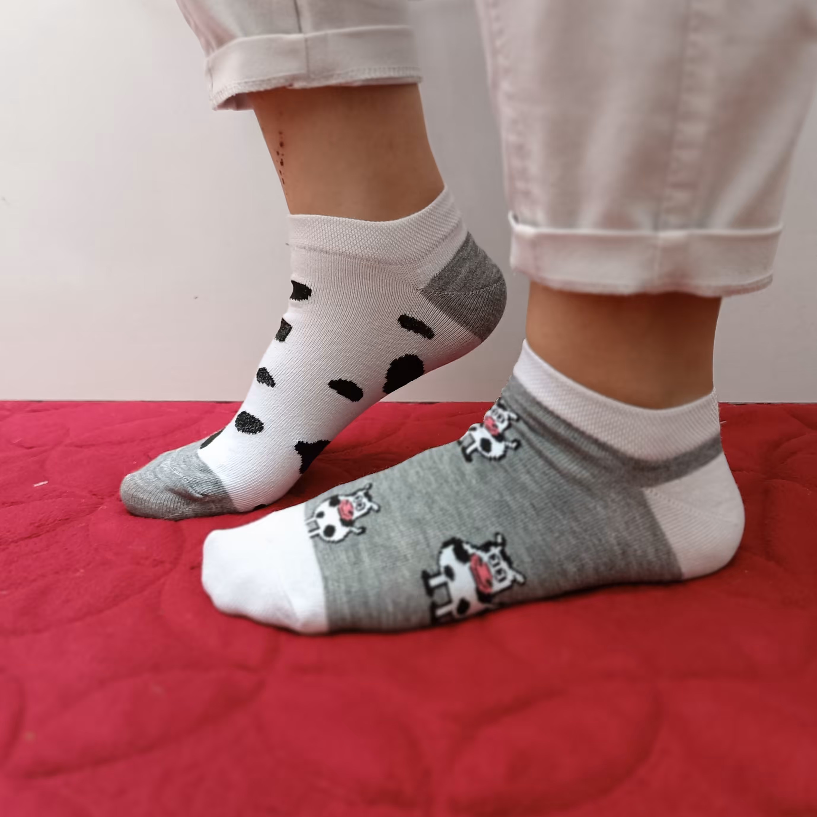 جوراب ساق کوتاه تا به تا طرح گاوی 