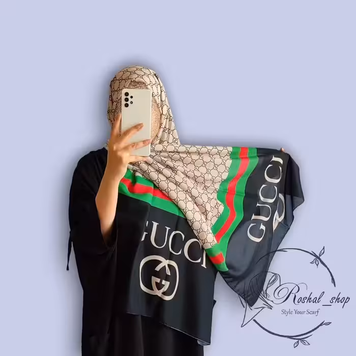 شال جذاب و با کیفیت کرم مشکی سبز و قرمز برند گوچی نخی چاپ دیجیتال