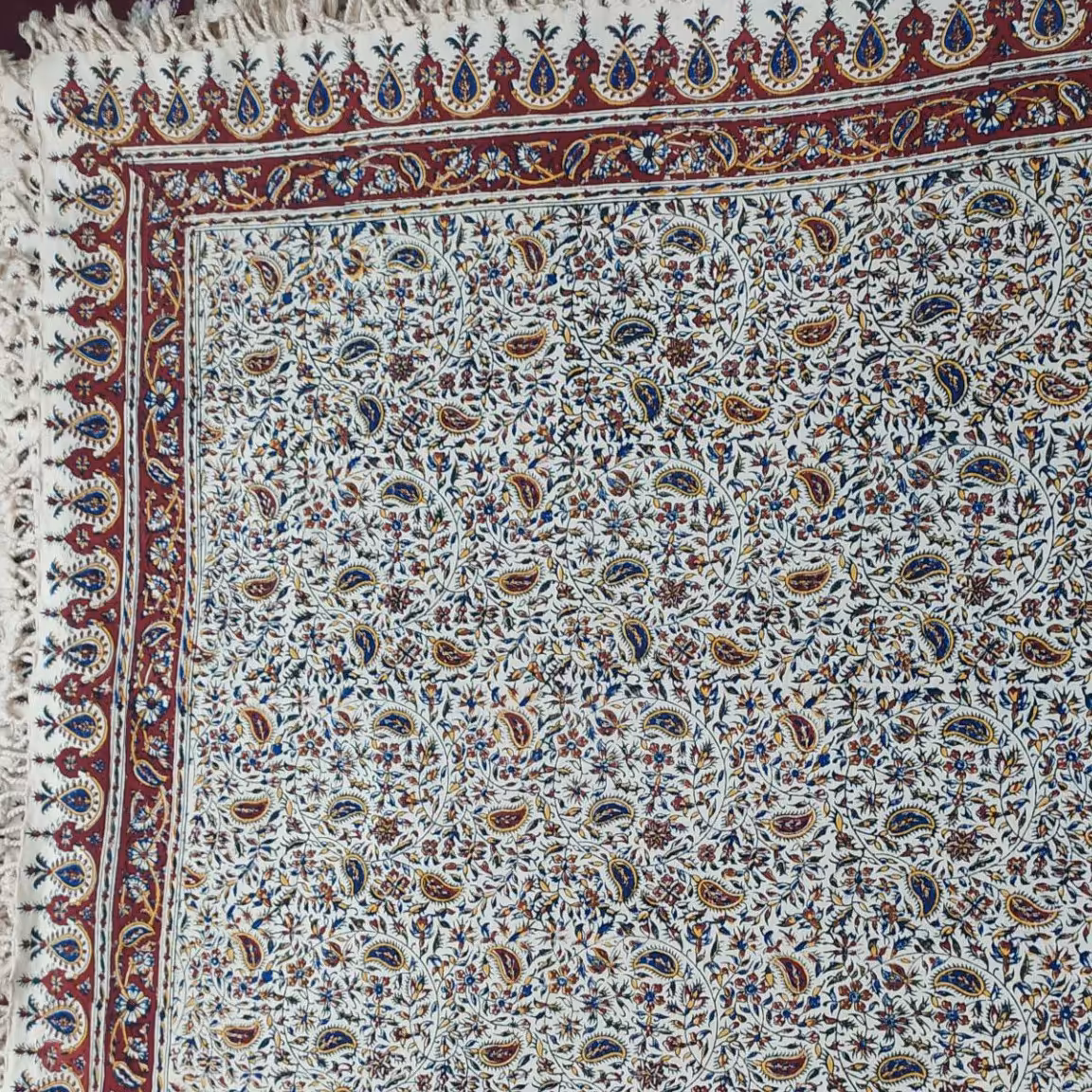 عمده فروشی سفره قلم کاری سایز  1در 1 طرح درهم بادمی