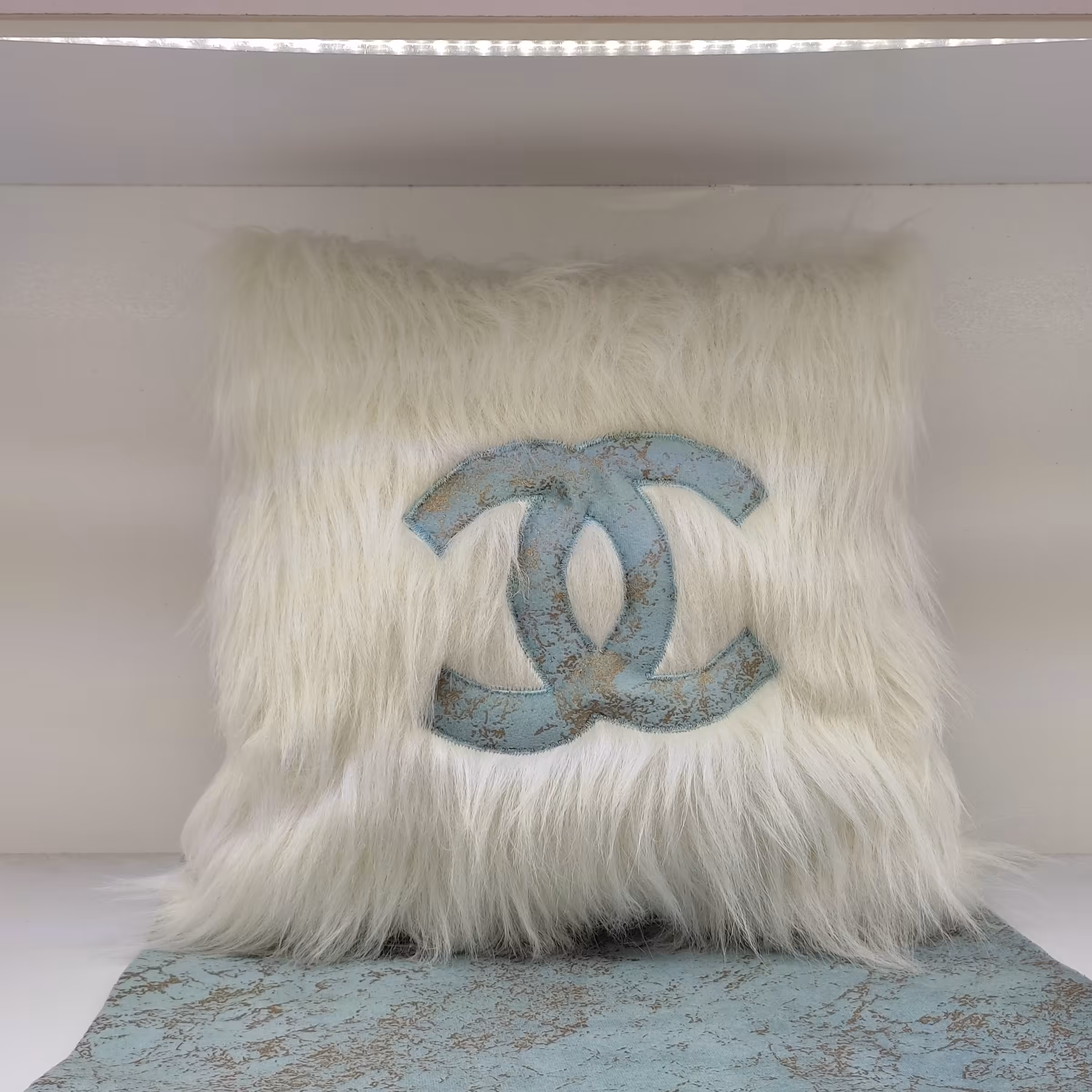 کاور کوسن یه رو خز تکه دوزی شده زیپ دار