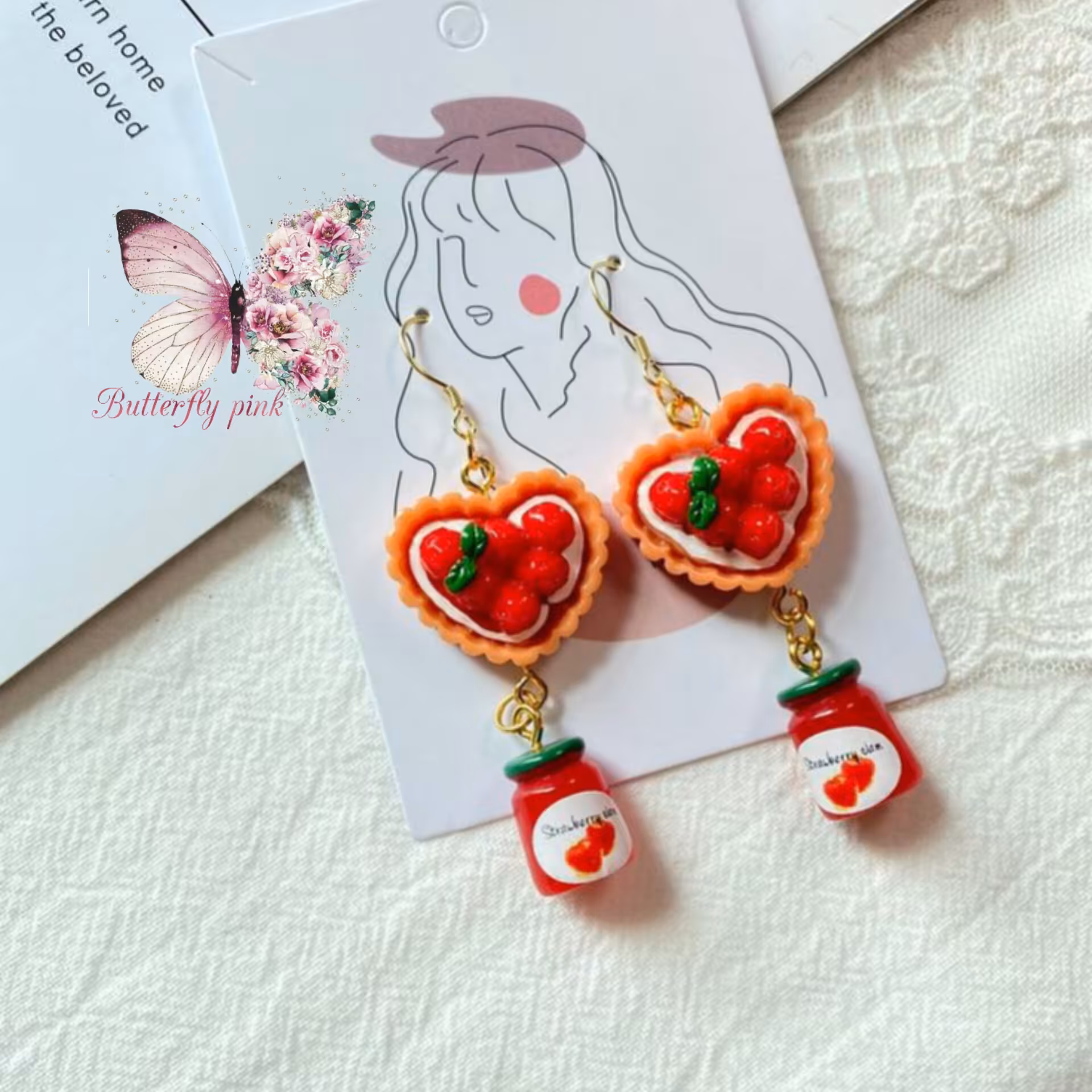 گوشواره دخترانه مدل پای توت فرنگی همراه با شیشه مربای توت فرنگی خاص و فانتزی