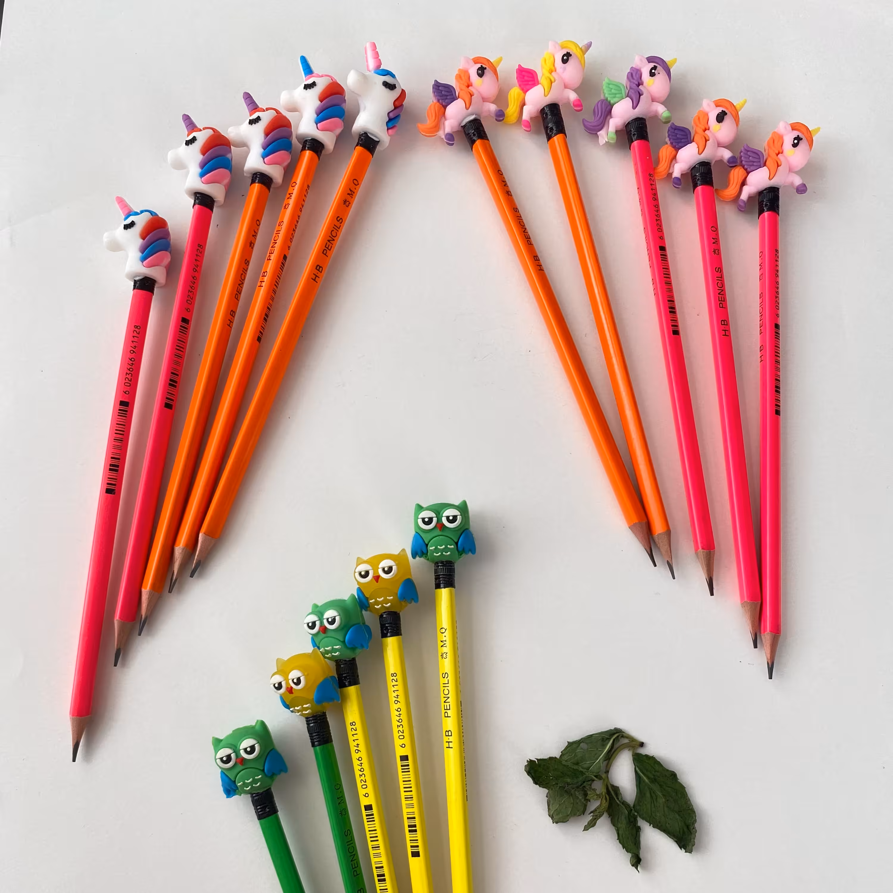 مداد مشکی شبرنگ پاک کن دار  به همراه سرمدادی جذاب 