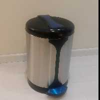 سطل زباله پدال دار