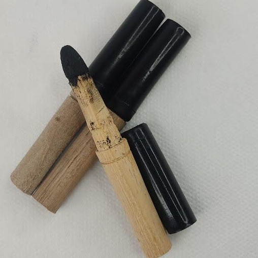 مداد سرمه سیاه آرایش چشم مشکی