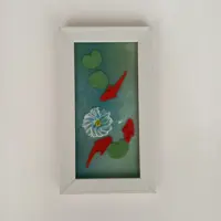 تابلو شیشه ای دستساز حوض ماهی با قاب سفید