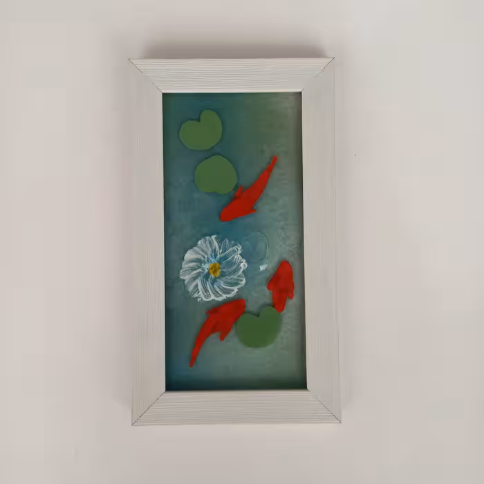 تابلو شیشه ای دستساز حوض ماهی با قاب سفید