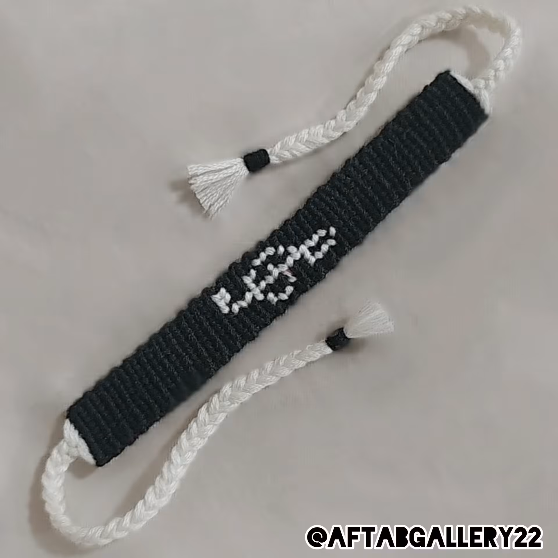 دستبند دوستی طرح نت موسیقی مدل اسپورت در دو رنگ