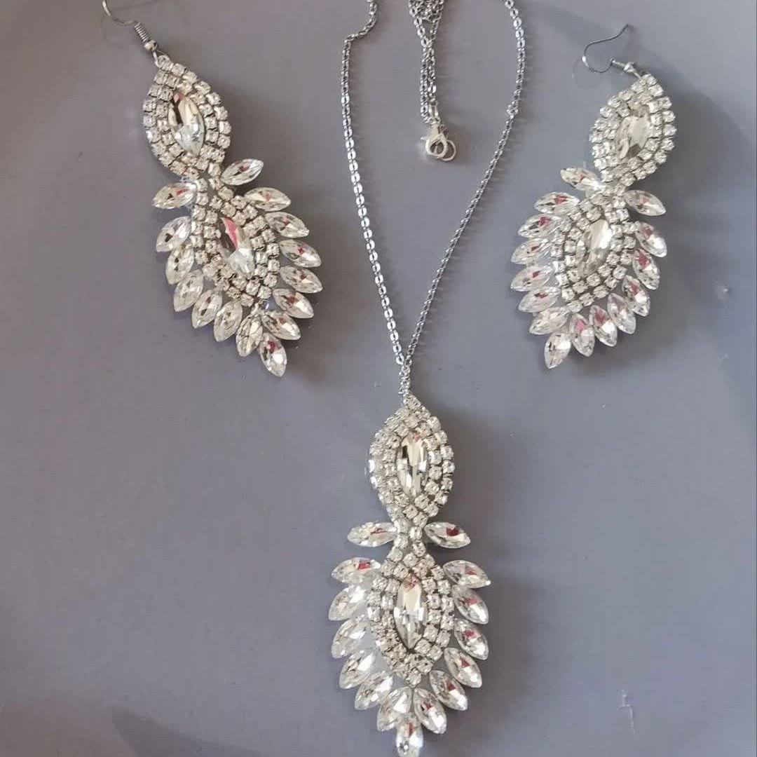 گوشواره وگردنبند ست