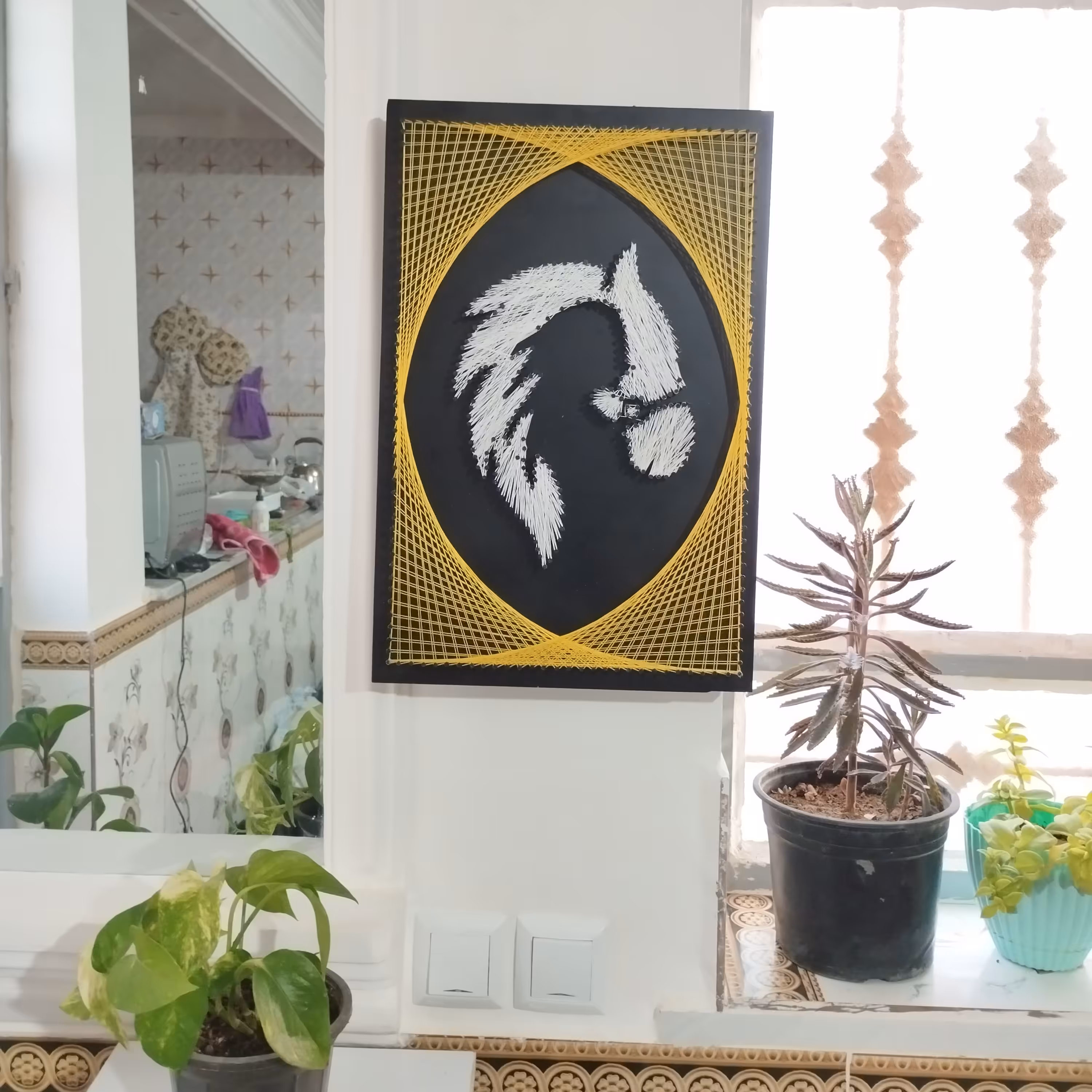 تابلو میخ و نخ دختر و اسب ابعاد 48در 31 سانت