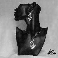 پلاک گردنبند و گوشواره اسم رزیتا جنس استیل مرغوب رنگ ثابت ضد حساسیت و کم وزن 