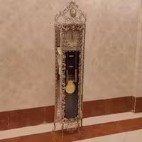 ساعت ایستاده برنز مدل گل سرخ کد 7401 ( ساعت ایستاده برنجی )