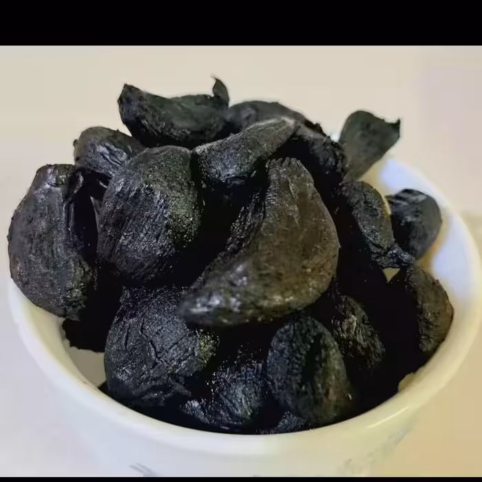 سیر سیاه پاک شده و دست چین شده 100گرمی (بسته 2عددی)