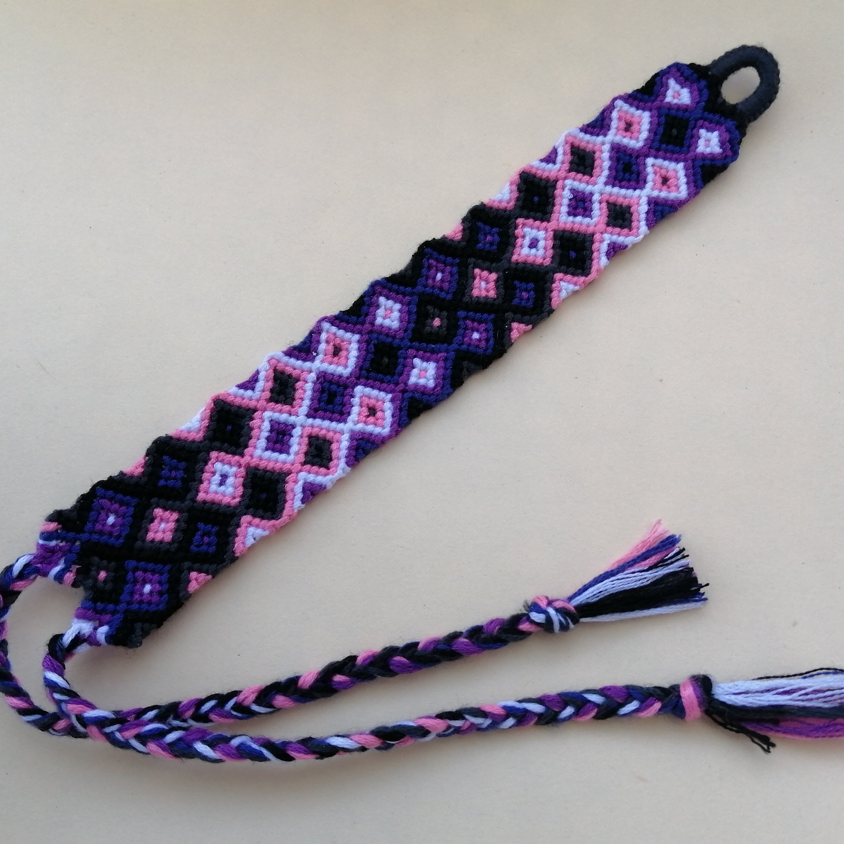 دستبند های نخی جذاب با کیفیت عالی