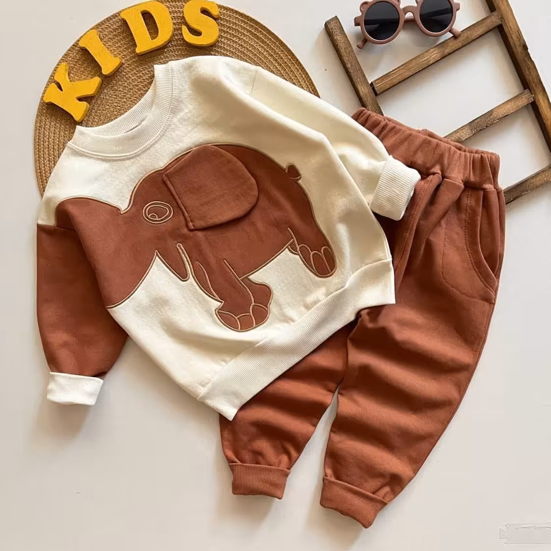 ست یلوز و شلوار پرطرفدار فیل مناسب دختر و  پسر در چهار سایز مناسب 2 تا 9 سال
