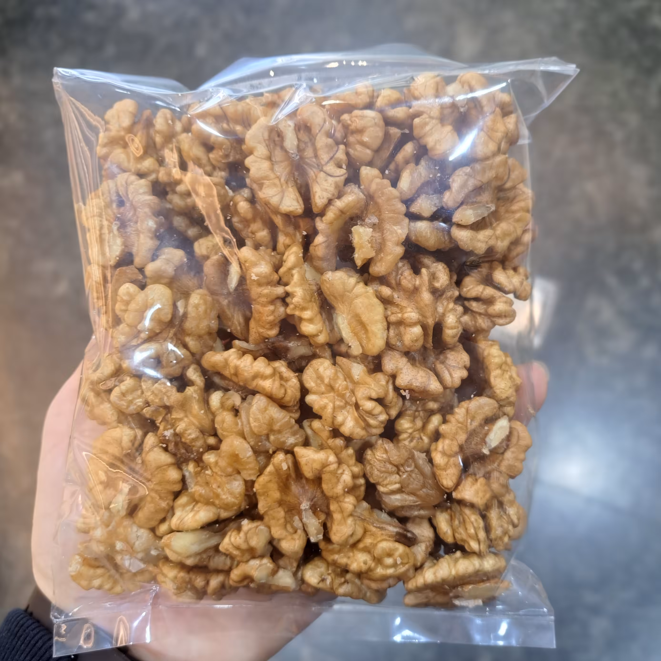 گردو ایرانی نیم  کیلویی