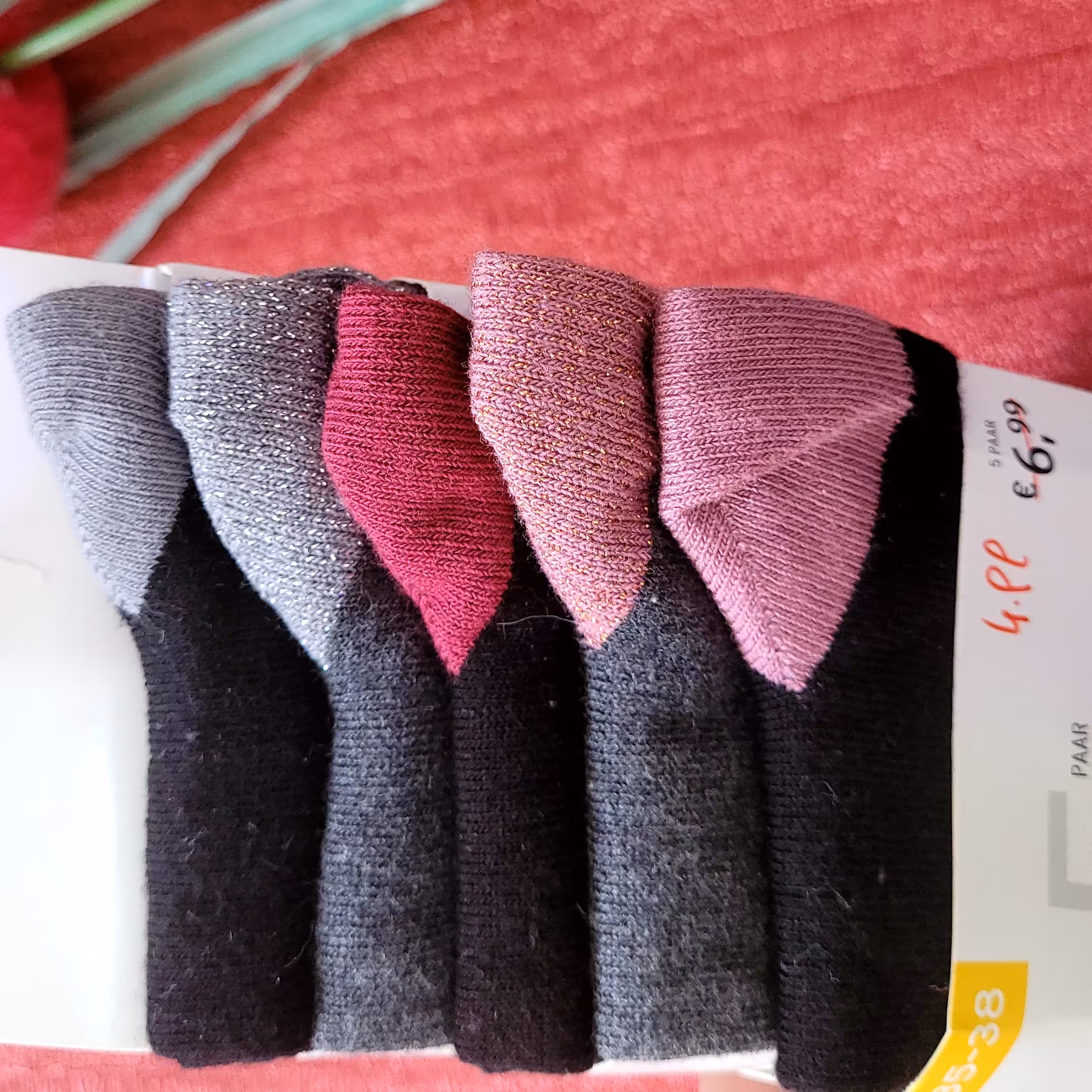 جوراب اسپورت مخصوص آقایان و بانوان سایز استاندارد برند جینابنوتی 