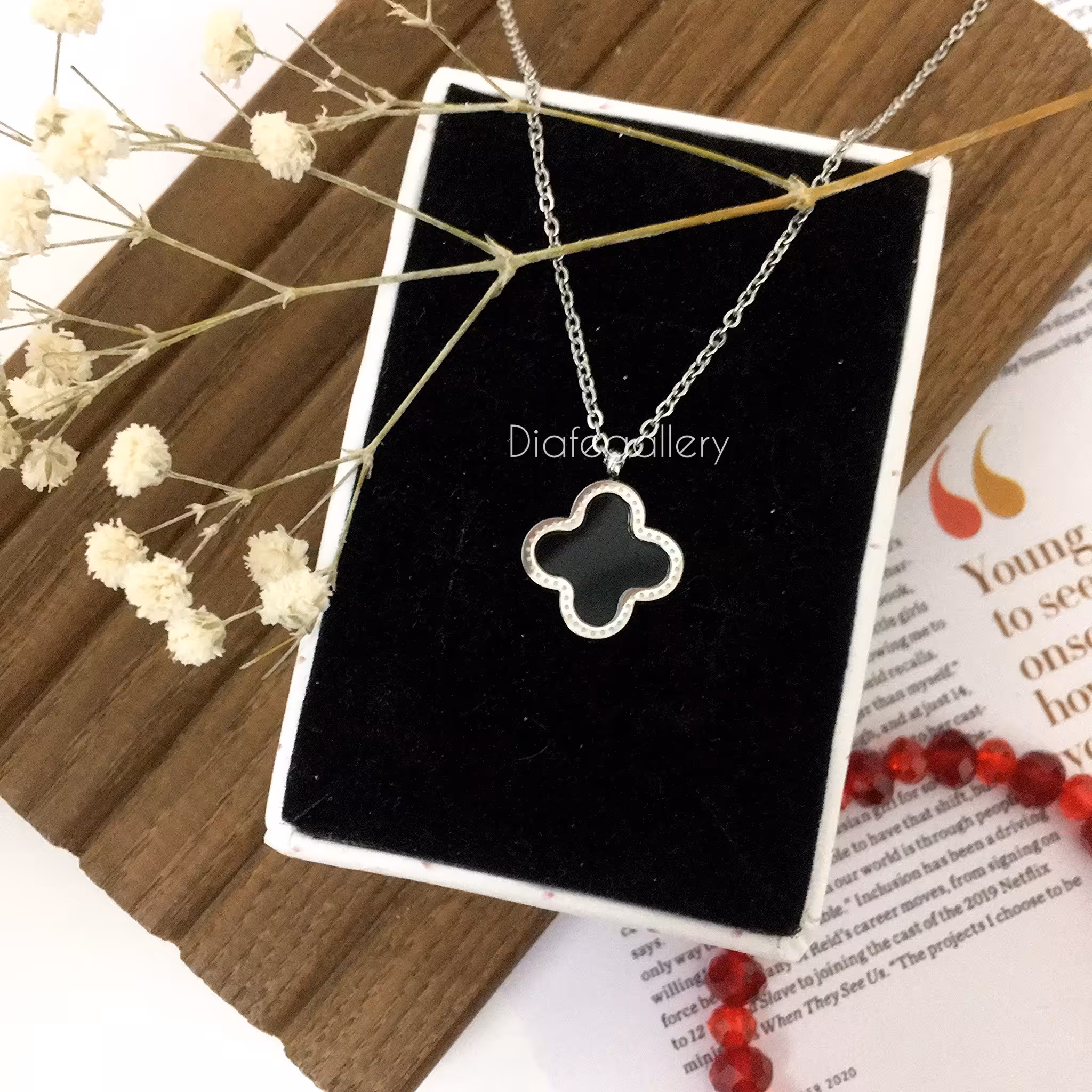 گردنبند ونکلیف طرح طلا  با زنجیر و پلاک جنس استیل رنگ ثابت کد 2