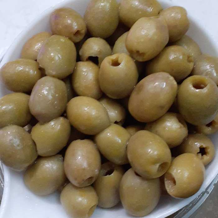 زیتون بی هسته درشت تازه و خوش طعم