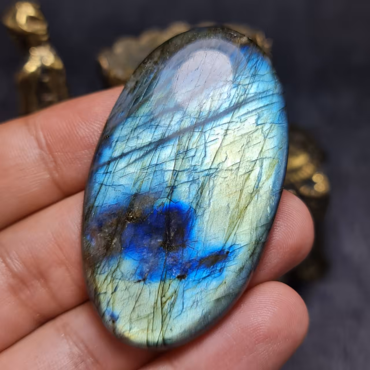 نگین درشت کلکسیونی سنگ طبیعی لابرادوریت معدنی اصل ماداگاسکار با وزن 132 قیراط
کد 28587
