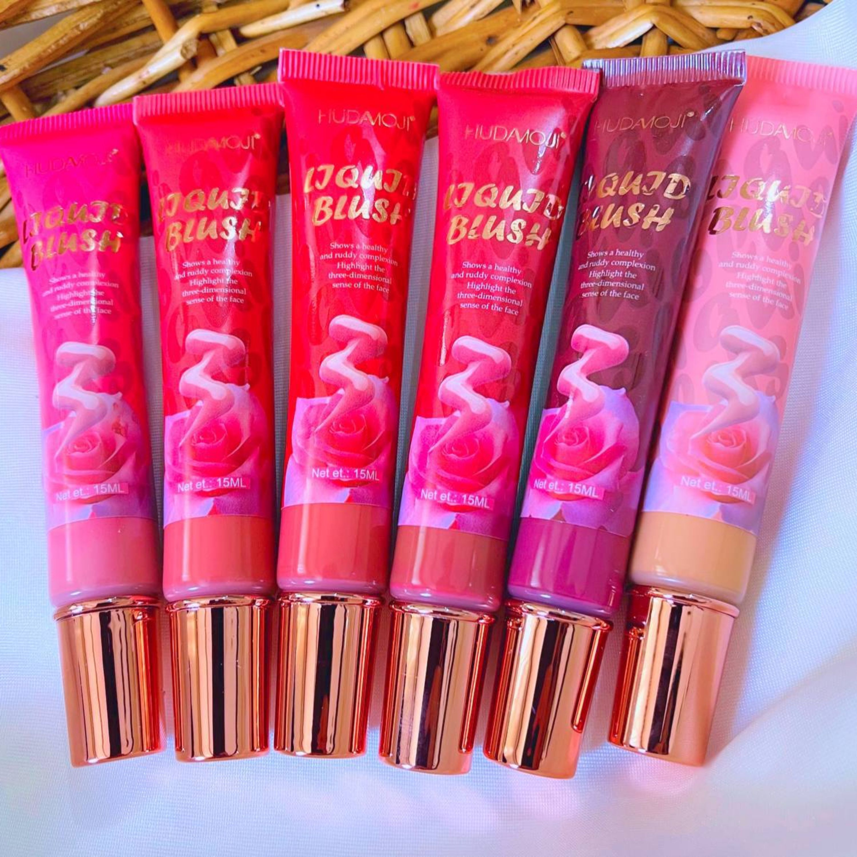 رژگونه مایع تیوپی (جعبه دار ) از برند معروف هدی موجی