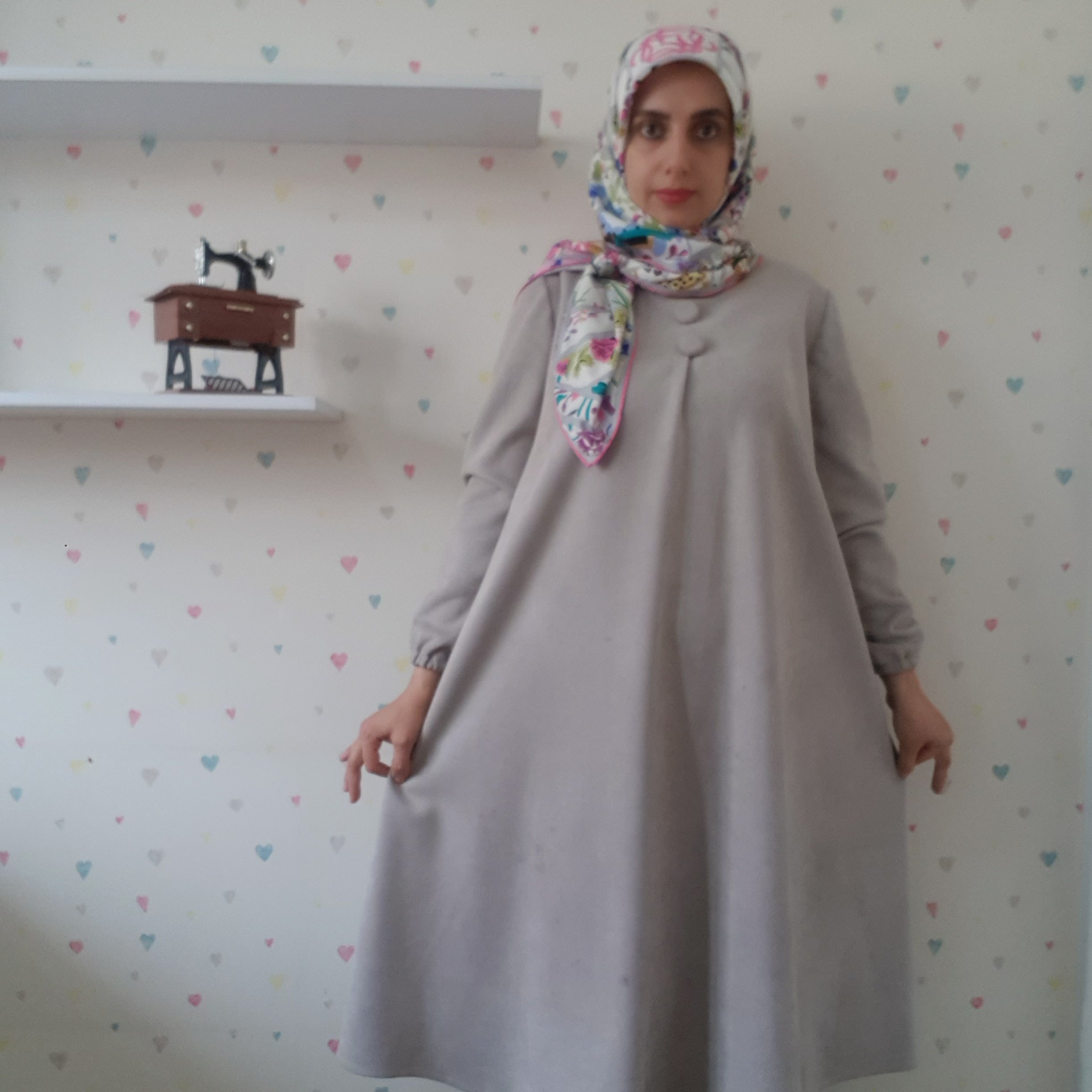 مانتو گشاد و بلند دودکمه پاییزه با رنگبندی متنوع