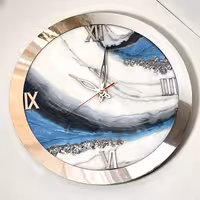 ساعت دیواری رزینی طرح خاص سنگ آبی کاربنی و آینه کاری شده