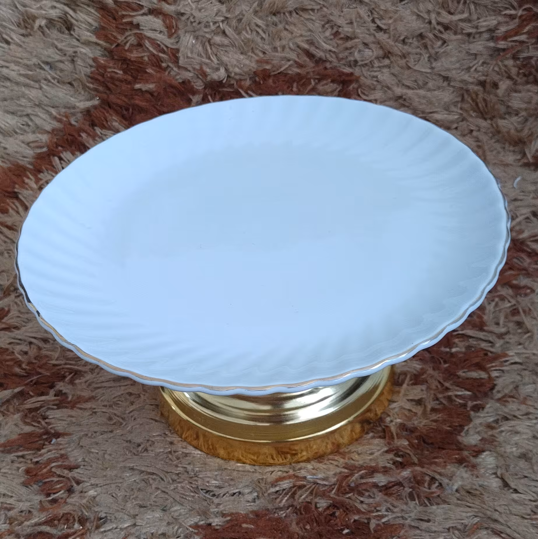 شکلات خوری پایه دار ، پایه طلایی 