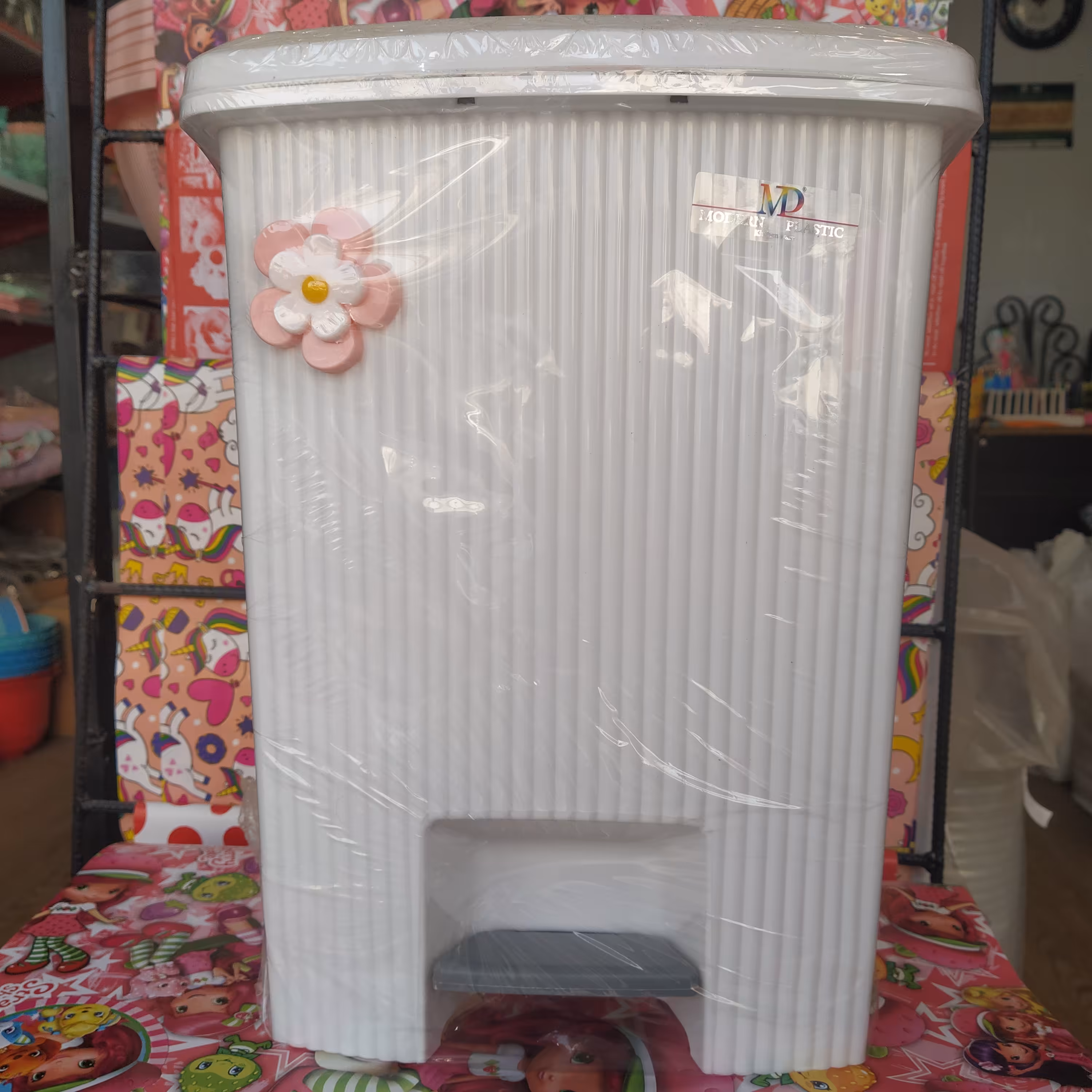 سطل زباله پدالی گلدار 15 لیتری