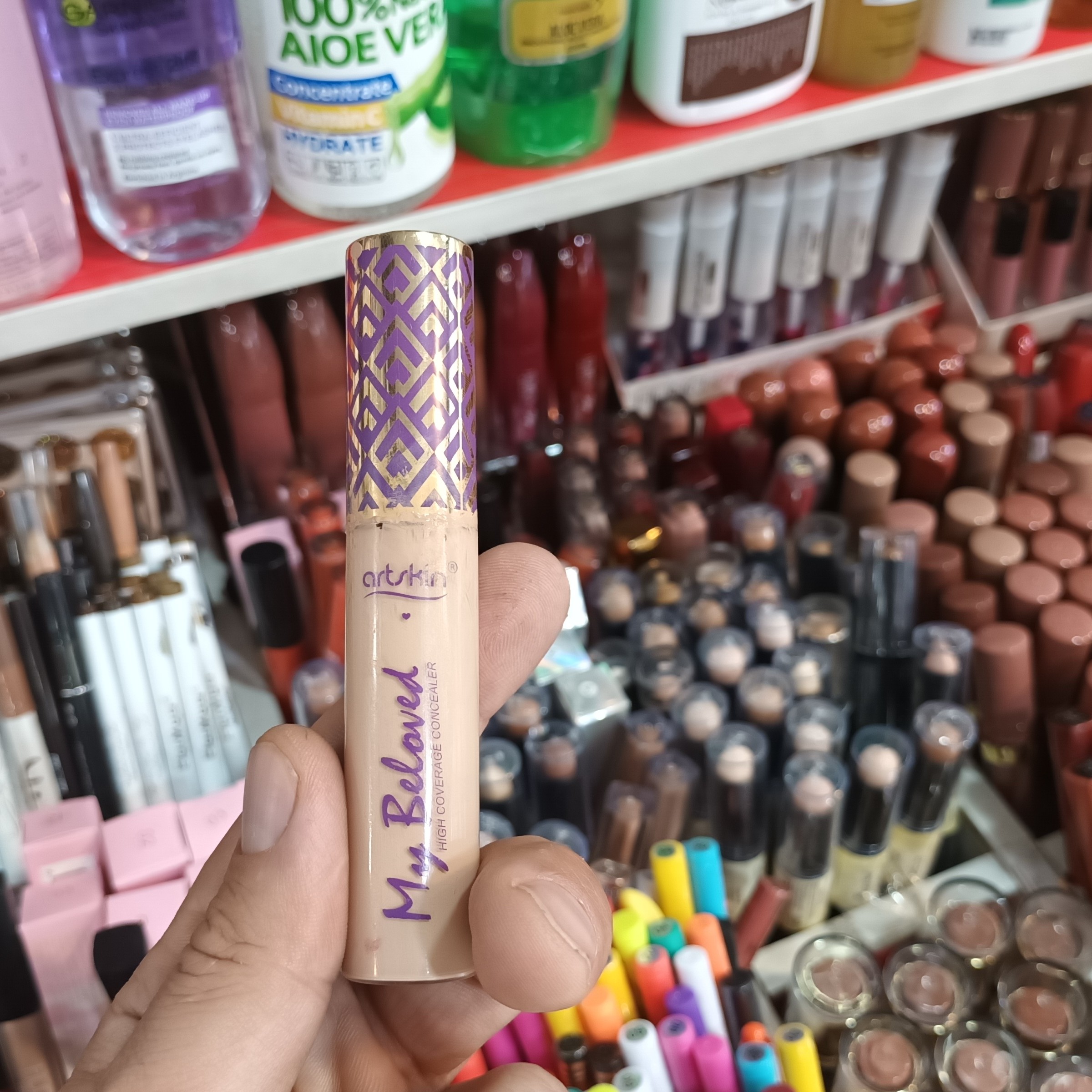 کانسیلر دور چشم ارتسکین شماره2