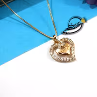 گردنبند مارک Xuping از جنس مس روکش طلا طرح قلب در قلب نگین کاری با حکاکی Love طلایی بسیار زیبا 