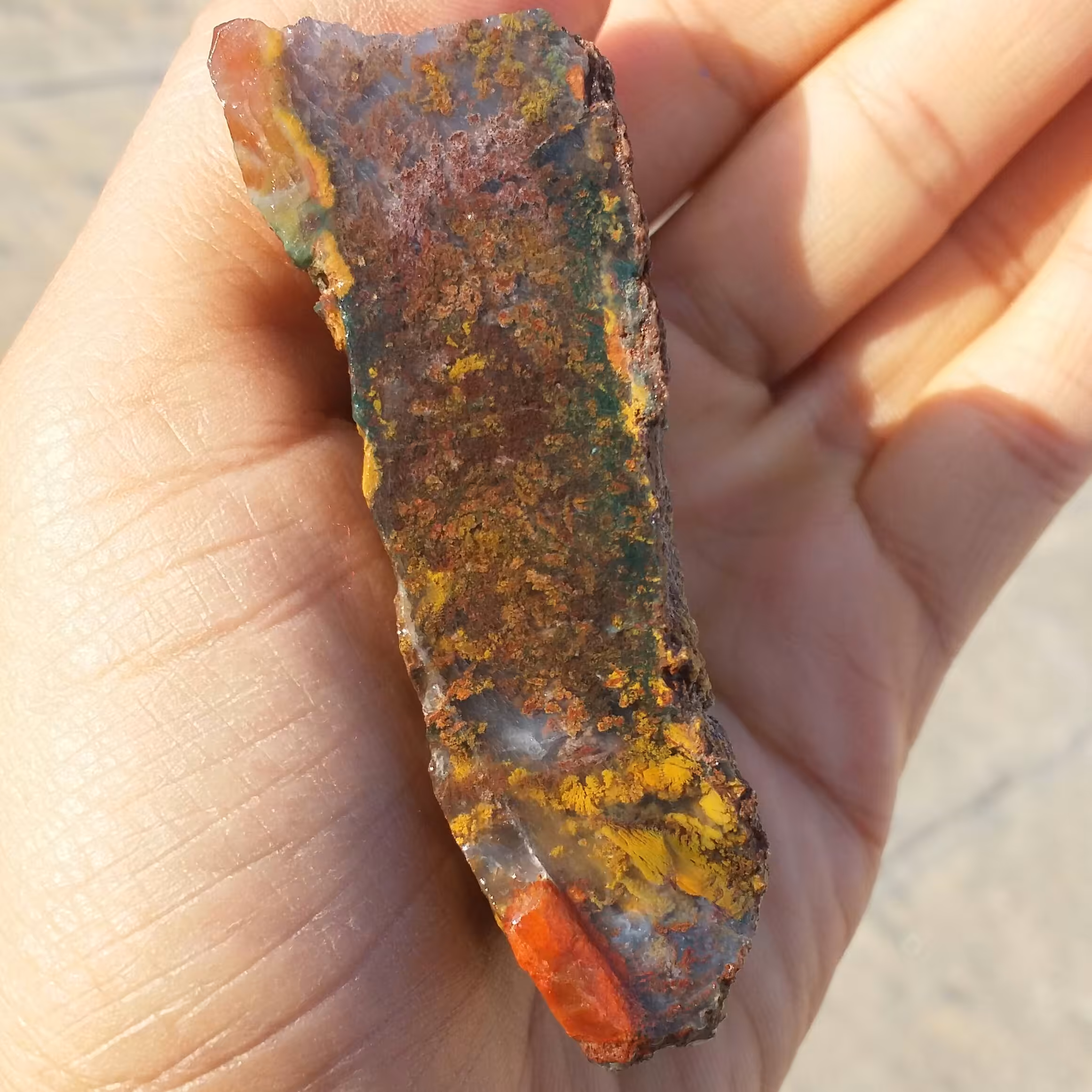 اسلایس سنگ راف عقیق منظره و شکوفه 7رنگ بسیار دیدنی شاهکار خلقت کاملا طبیعی
با قابلیت ساخت چند نگین محشر
 کد 8351