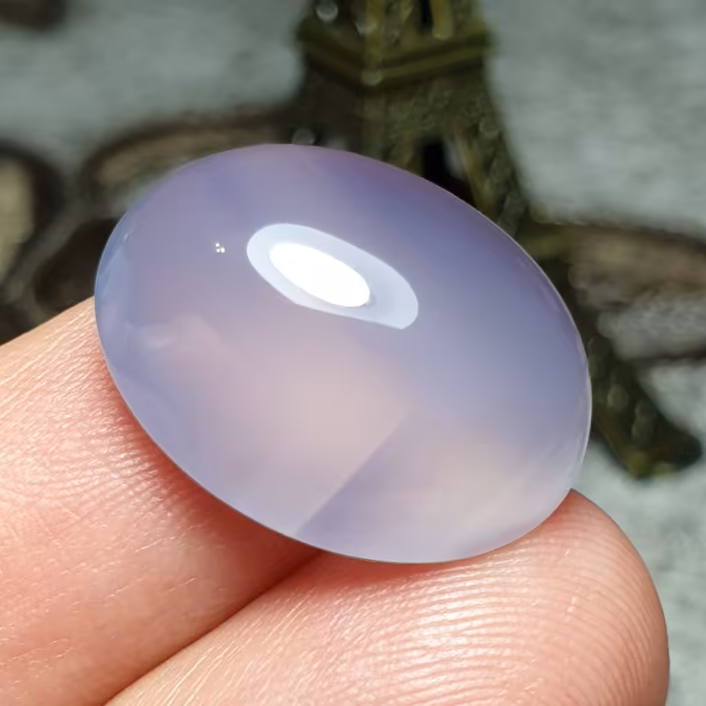 نگین فوق العاده زیبای عقیق سوسنی خوش رنگ اصل معدنی
کد  25655